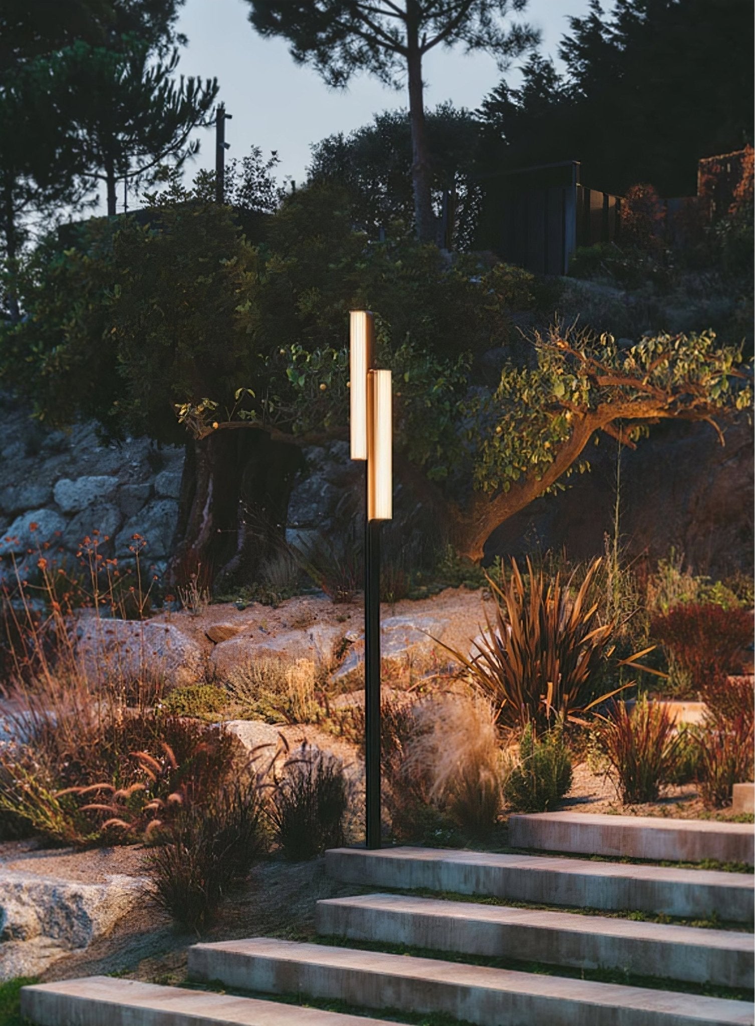 Reldax Arc Outdoor Post Lamp