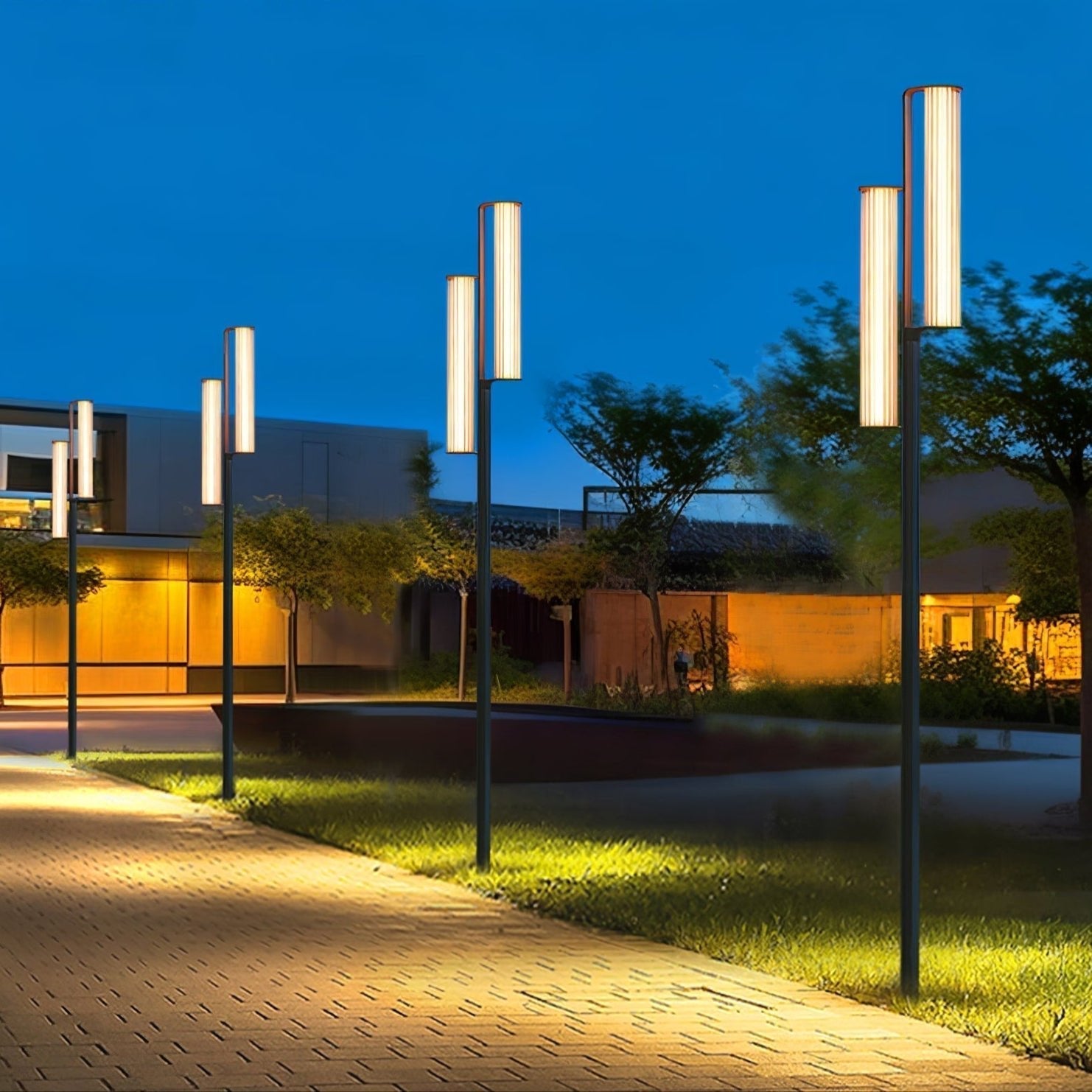 Reldax Arc Outdoor Post Lamp