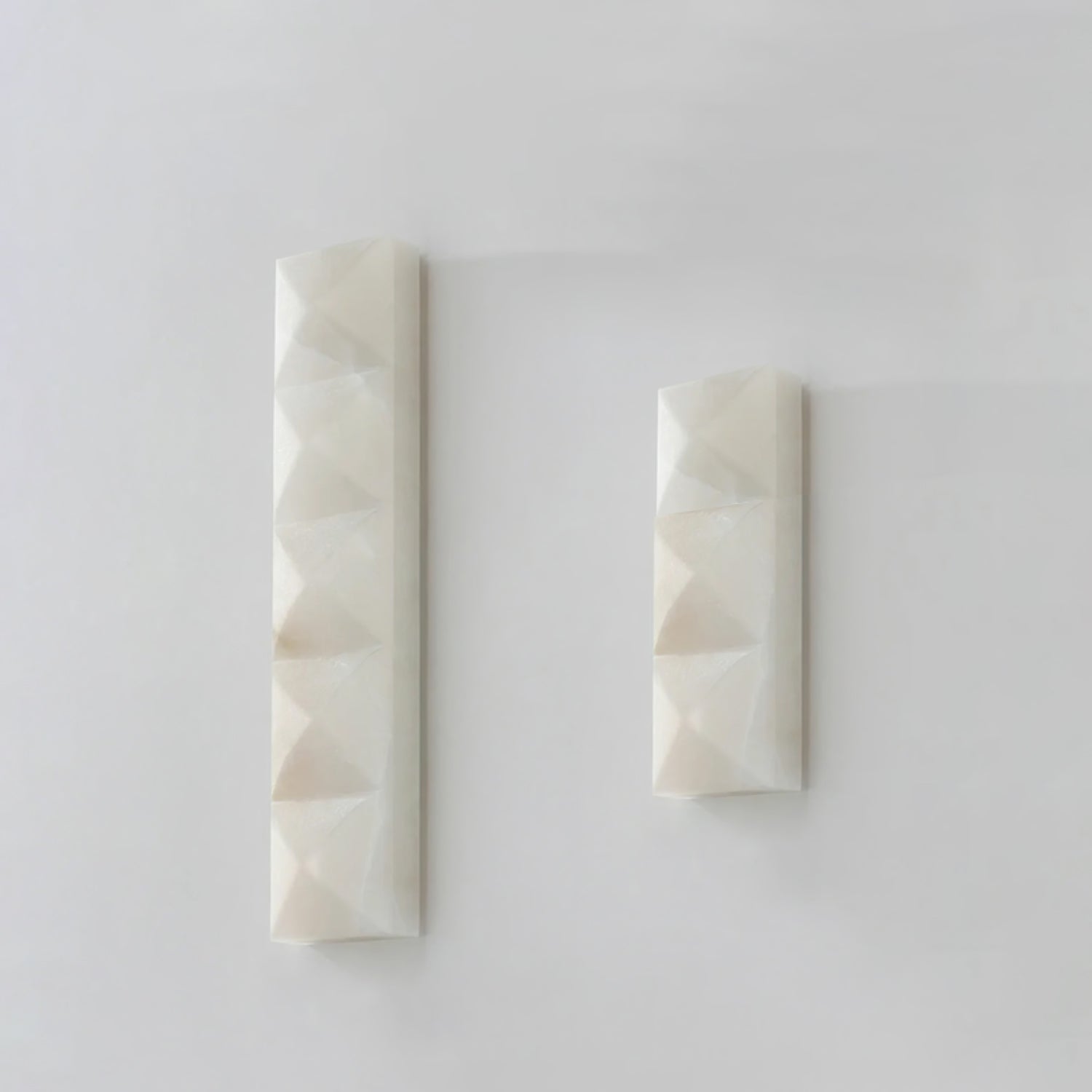 Nivanine Modern Alabaster Wall Light