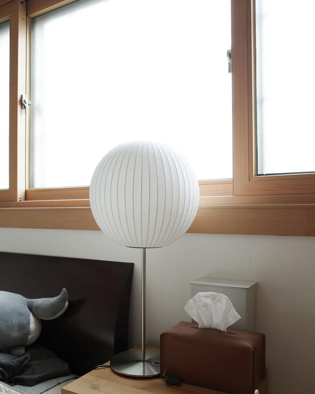 Solisive Steel Artistic Table Lamp
