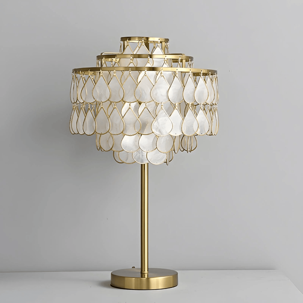 Jacob Luxury  Teardrops  Shell Table Lamp