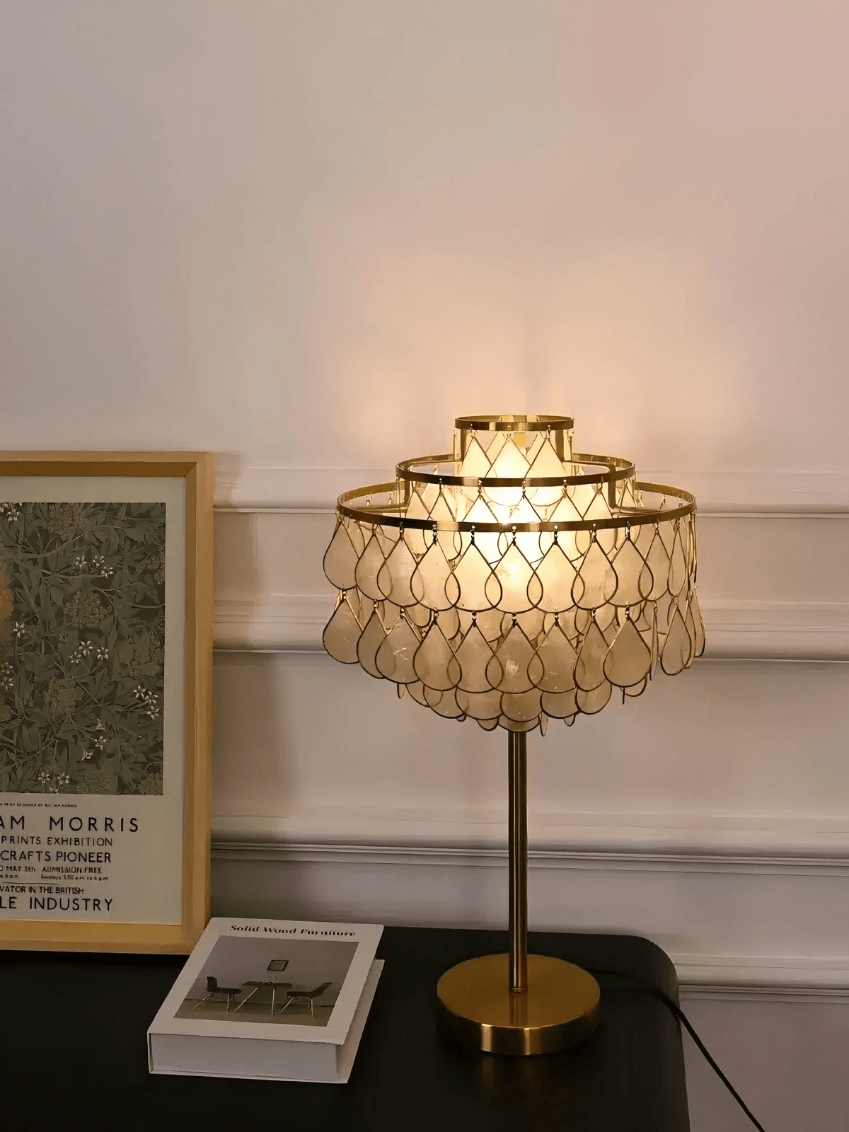 Jacob Luxury  Teardrops  Shell Table Lamp