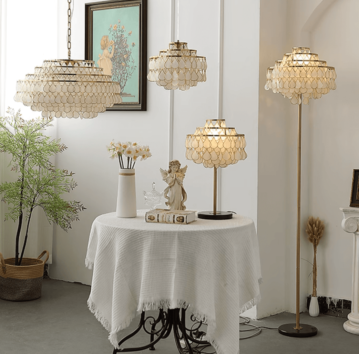 Jacob Luxury  Teardrops  Shell Table Lamp