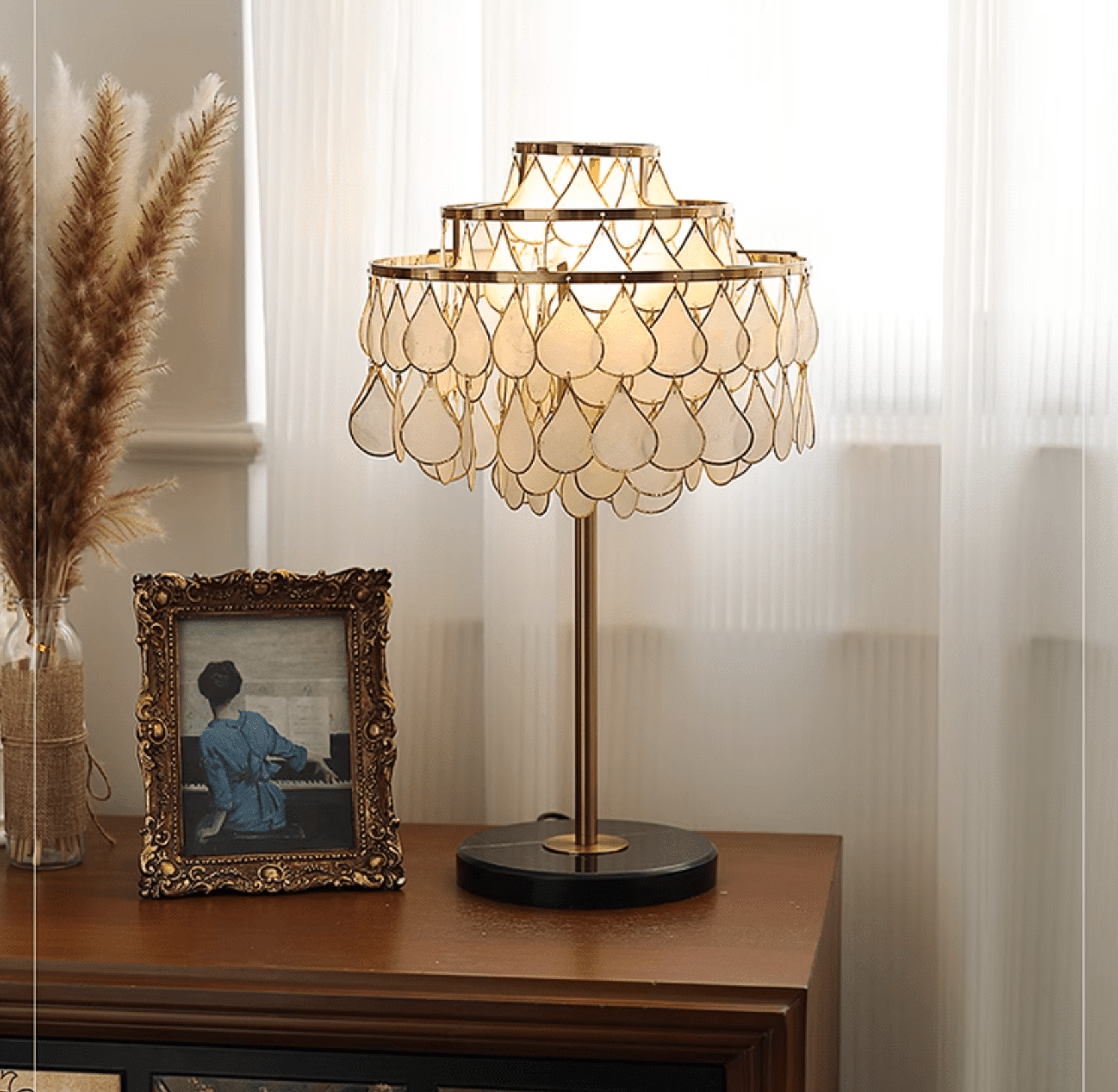 Jacob Luxury  Teardrops  Shell Table Lamp