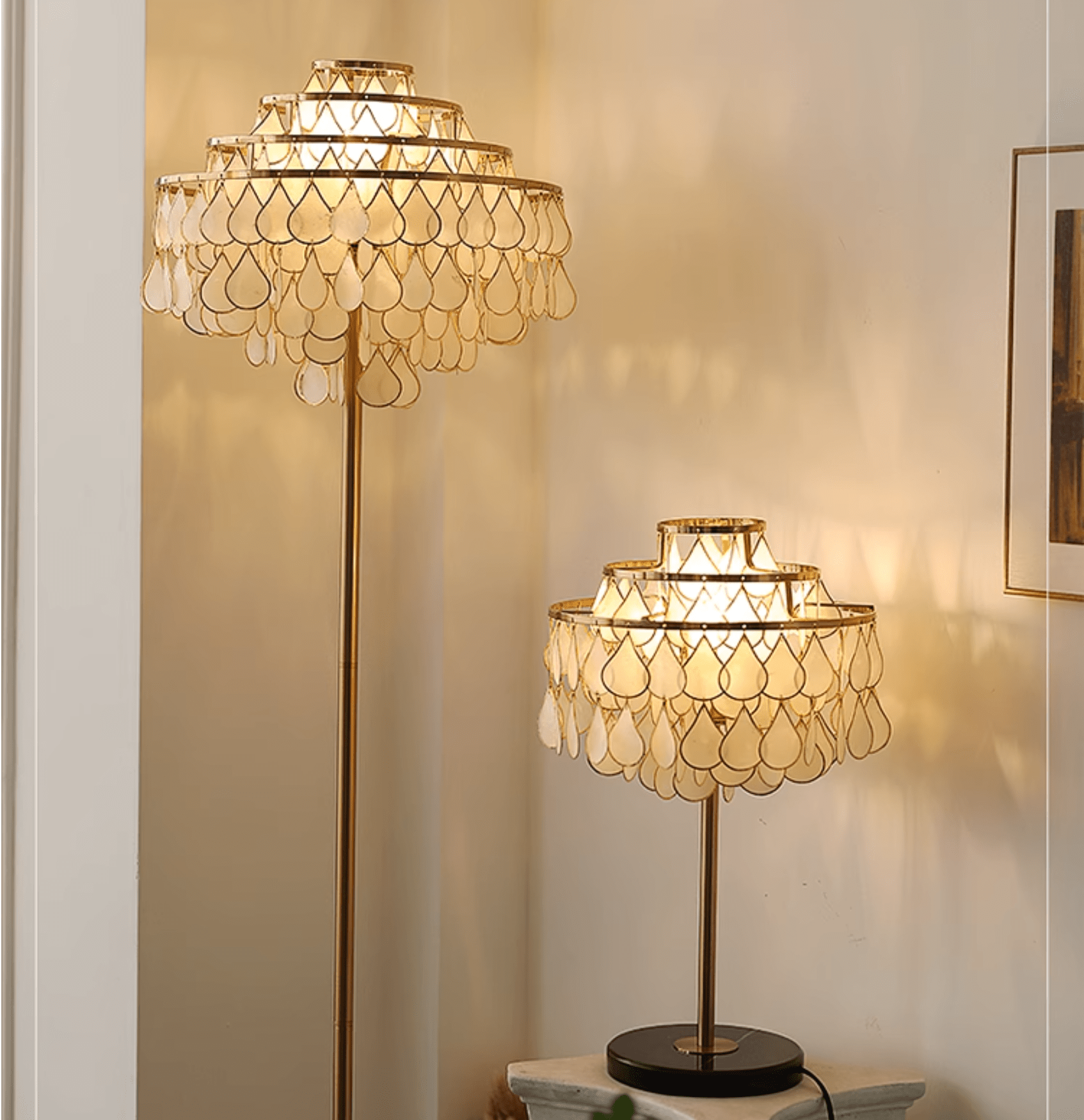 Jacob Luxury  Teardrops  Shell Table Lamp