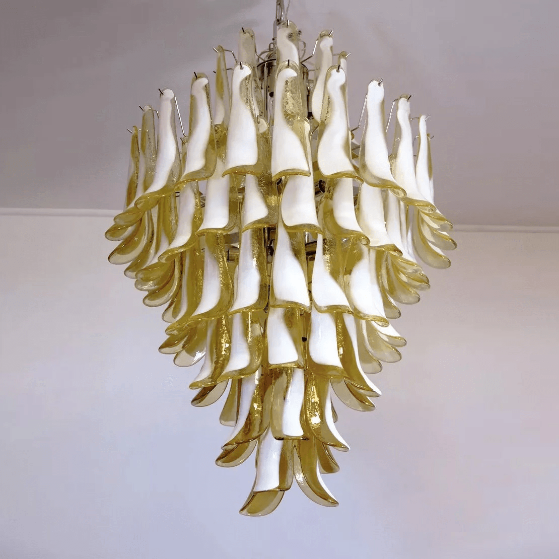 Tessa Glass Petals Pendant Lamp