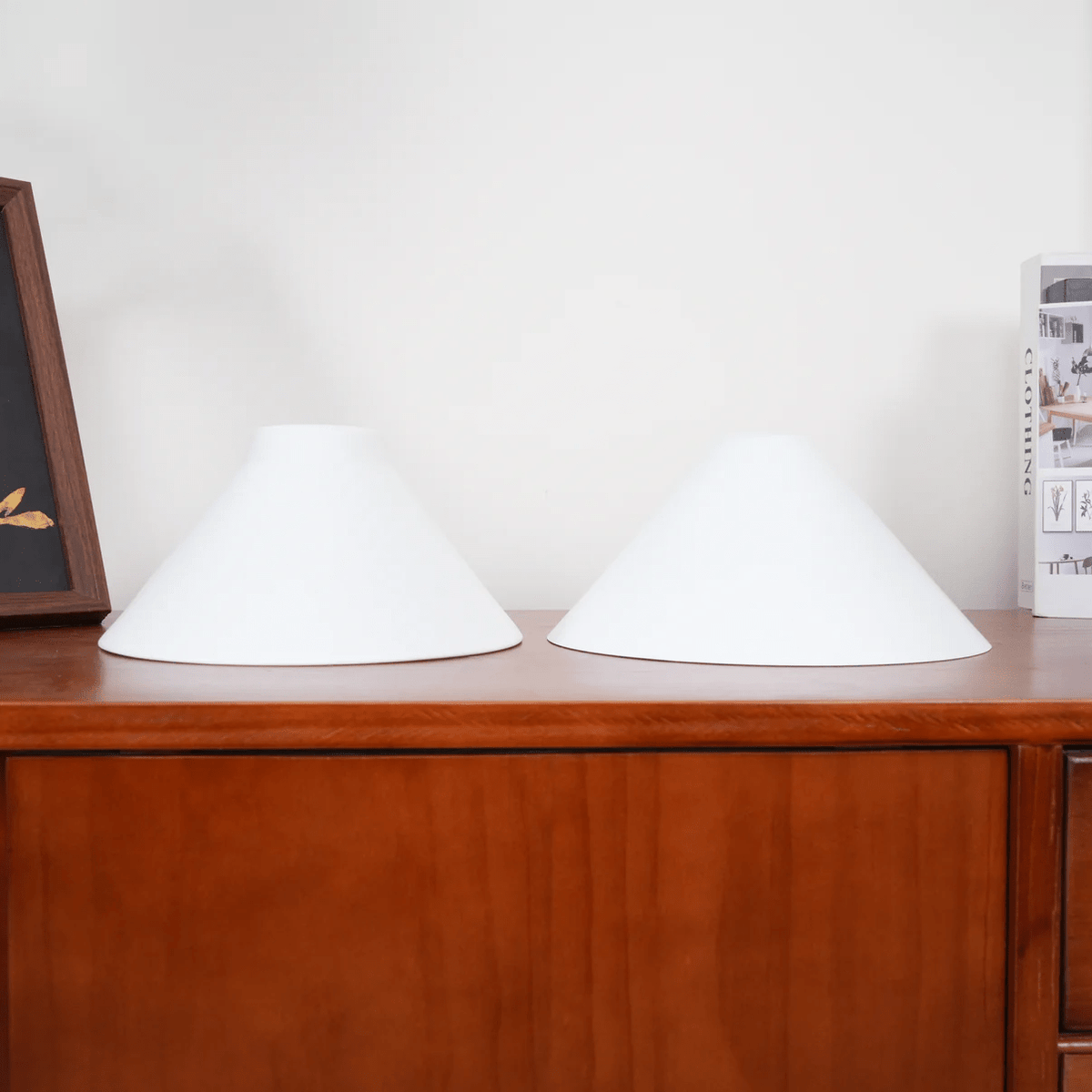 Zaya Minimalist Metal Wall Lamp