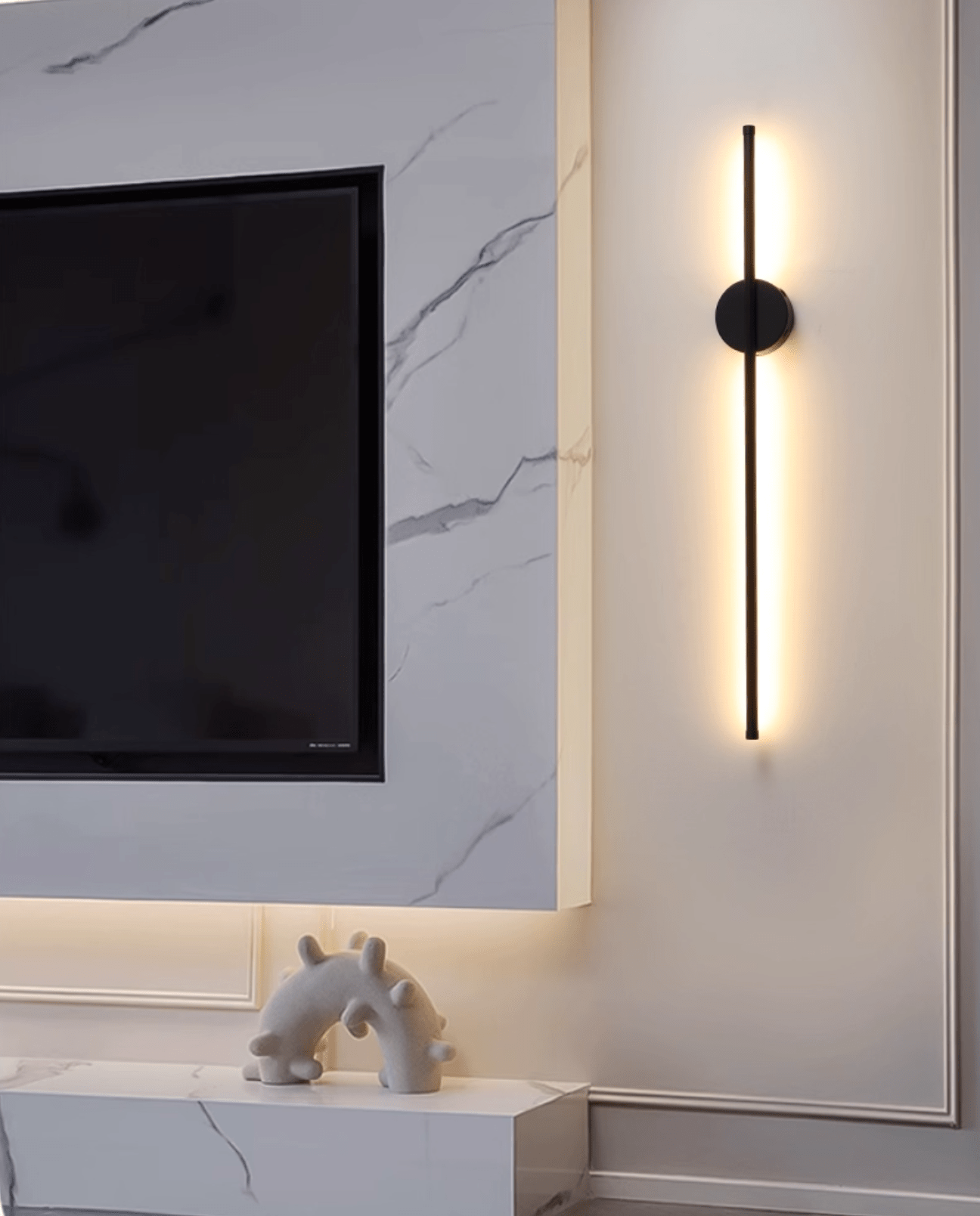 Fral Black Sleek Cordless Rechargeable Wall Lamp