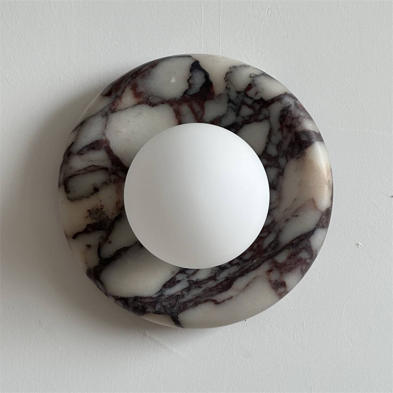 Vomire Wall Lamp