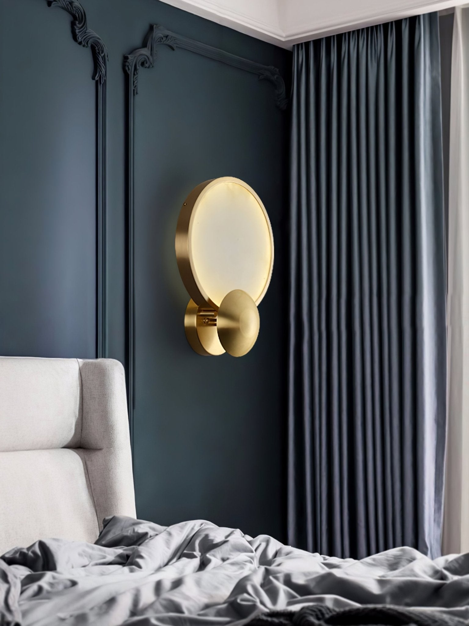 Avenuelia Alabaster Wall Light