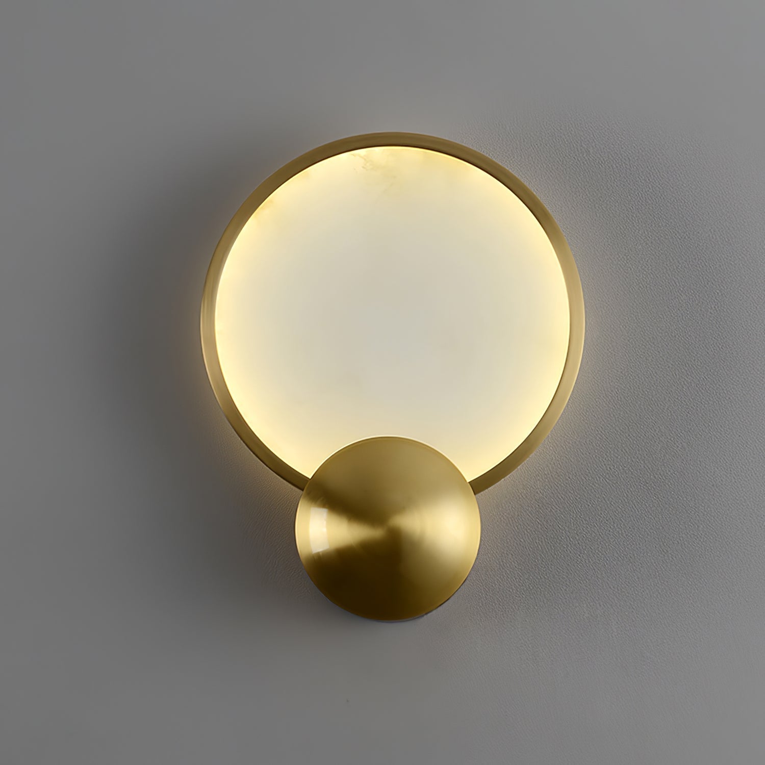 Avenuelia Alabaster Wall Light