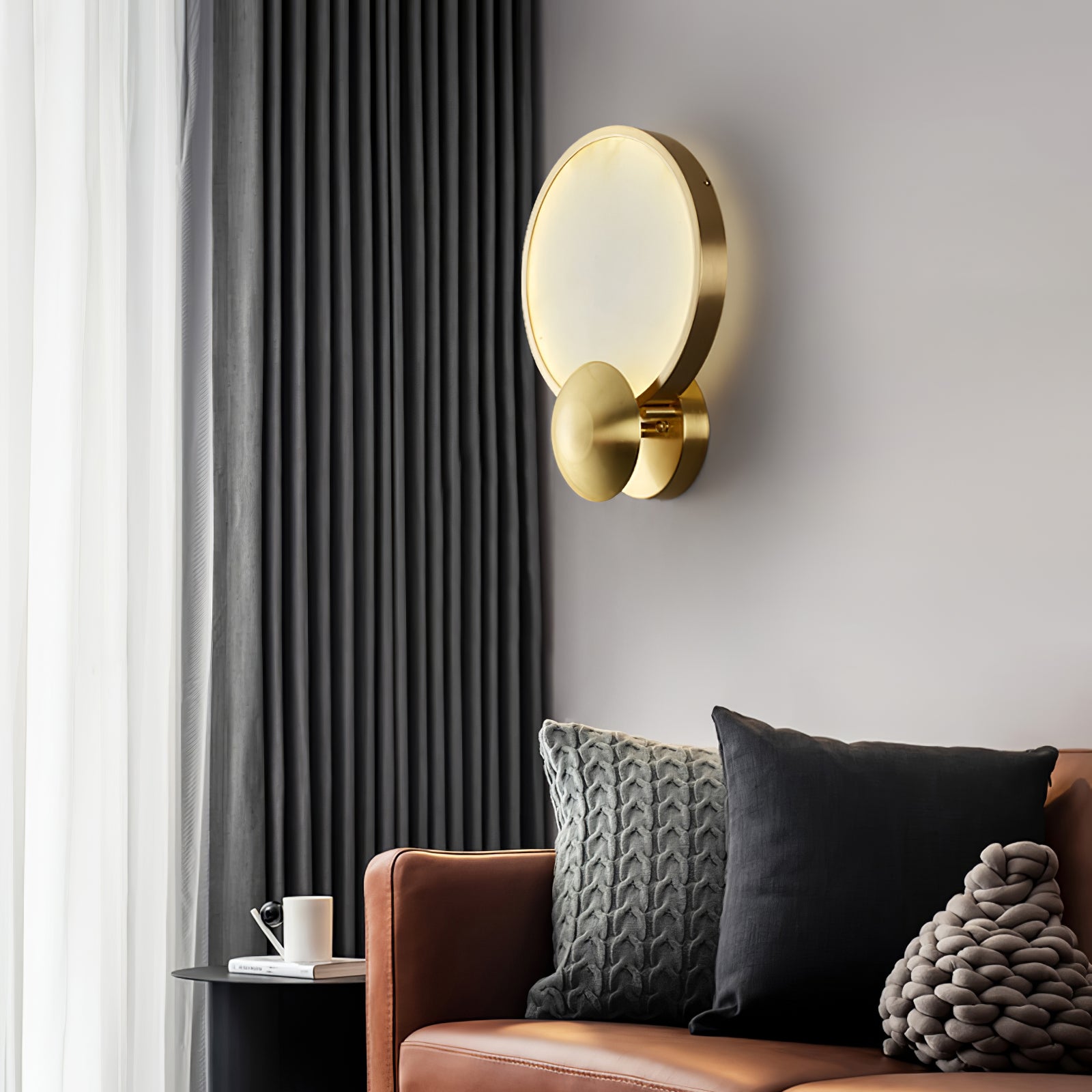 Avenuelia Alabaster Wall Light