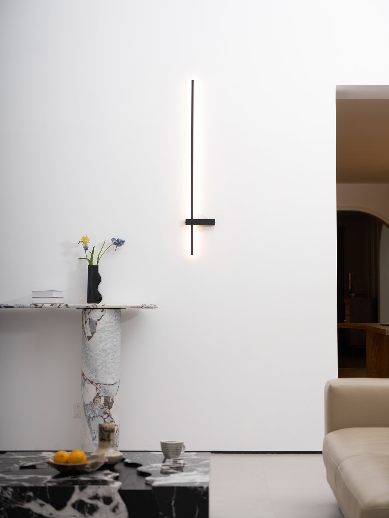 Mesv Linear Rechargeable Black Wall Lamp