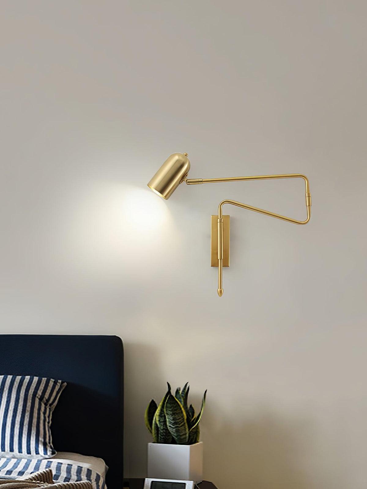 Teveno Contemporary Wall Lamp