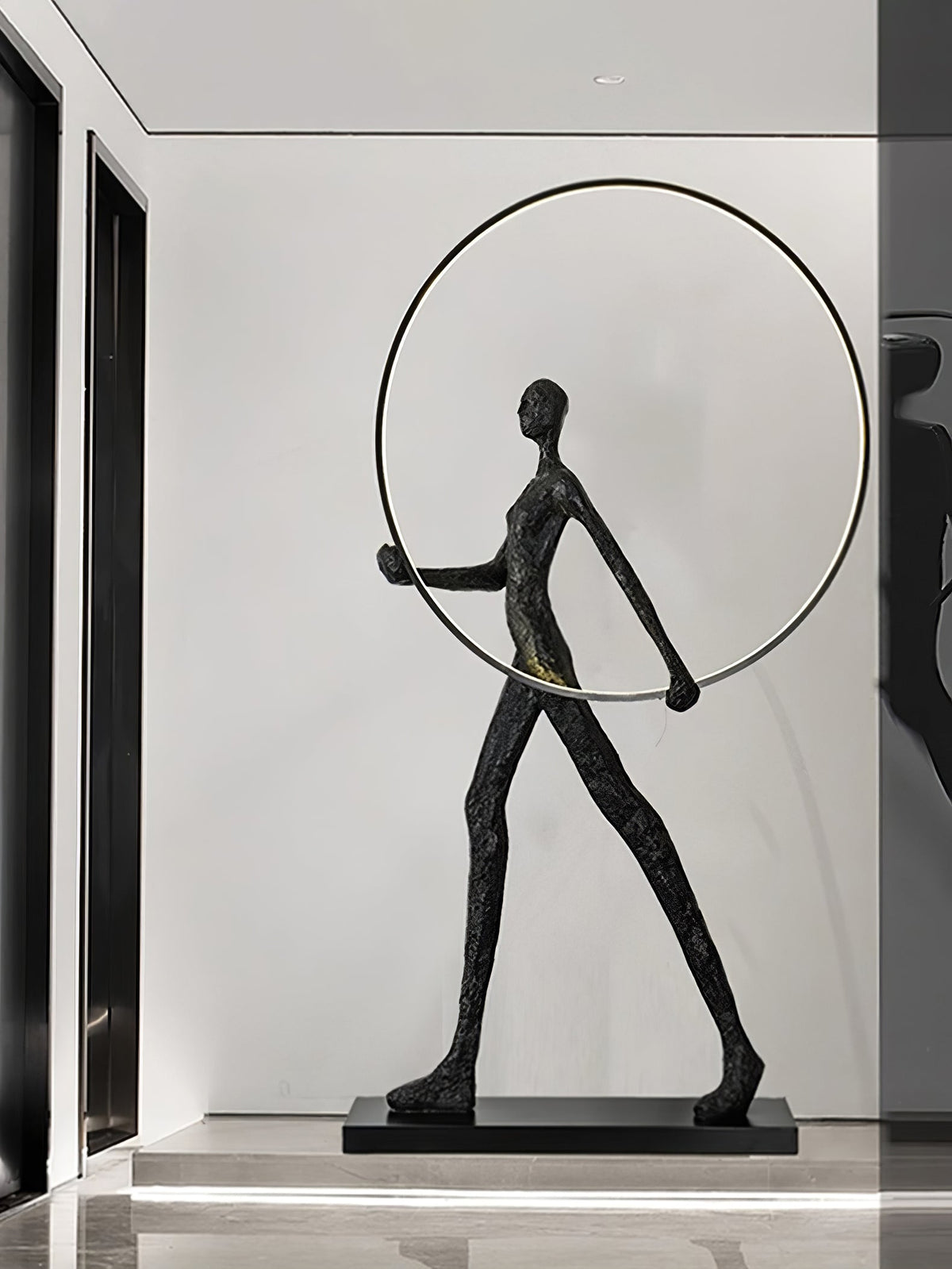Cirarelia Floor Lamp Sculpture LED Figure