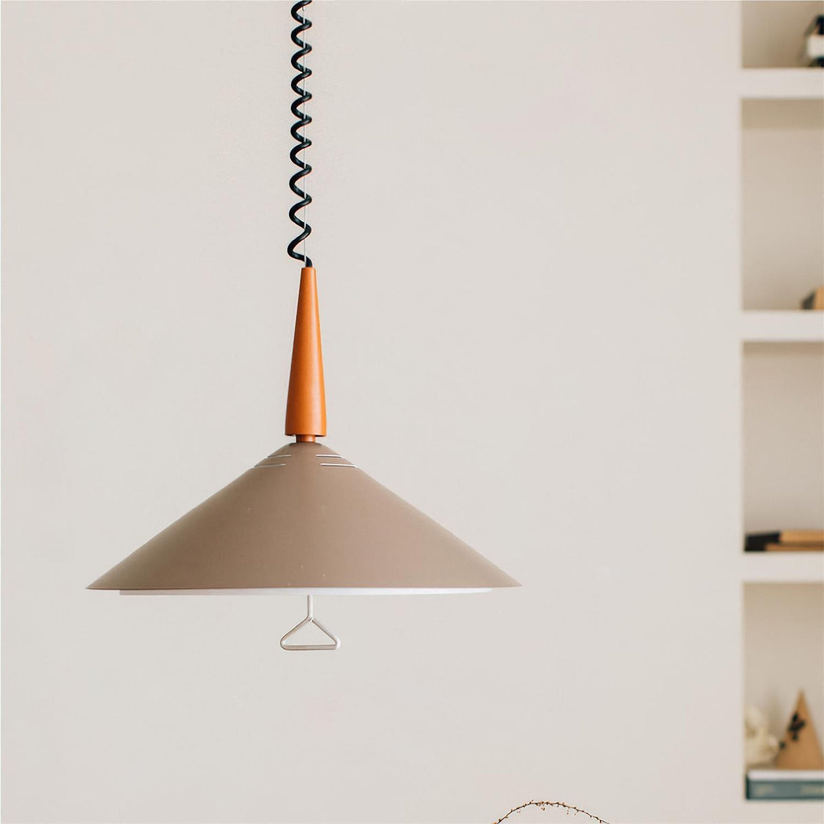 Jolvin Modern Minimalist Retro Pendant Lamp