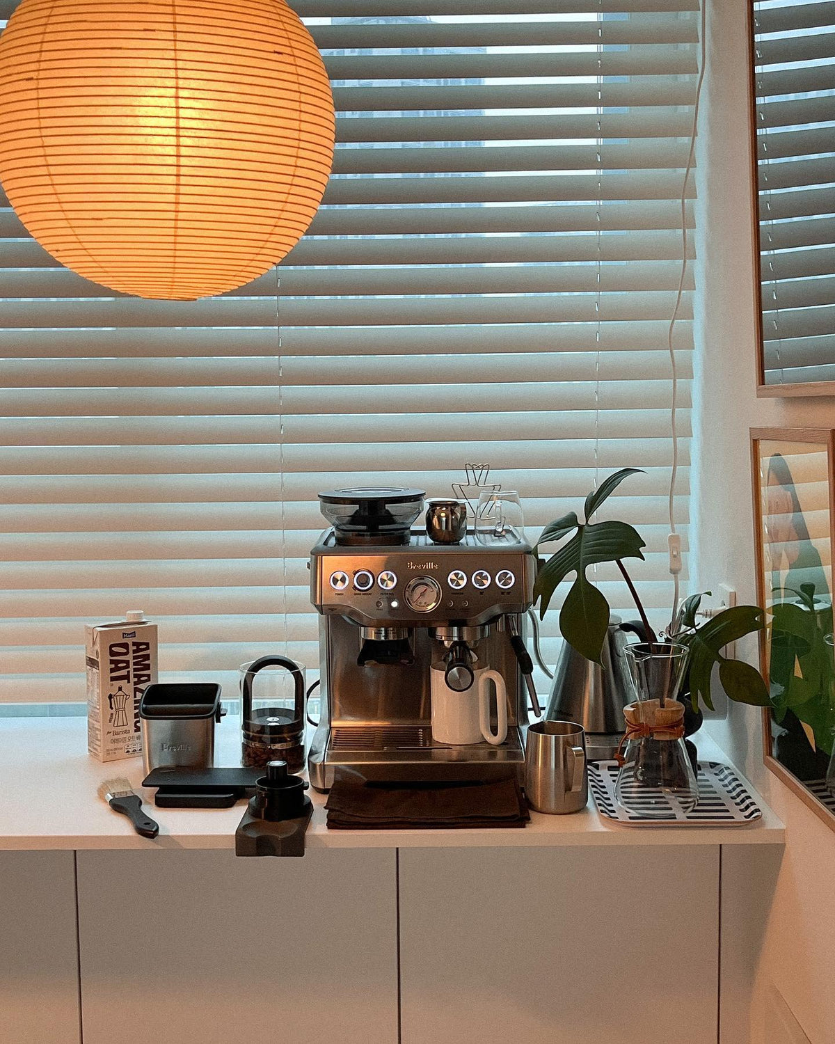 Beauwell Paper Globe White Plug Wire Pendant Light