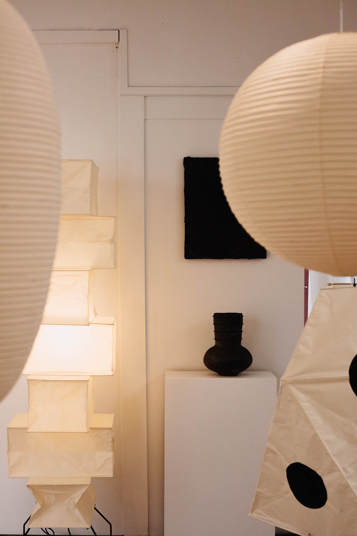 Avara Paper Floor Lamp - Neutral Decor