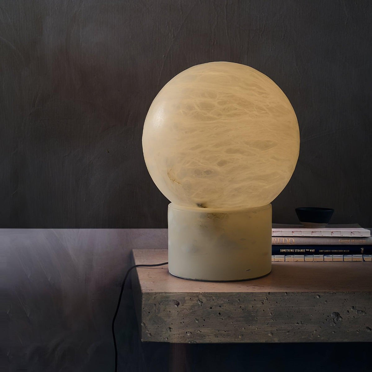 Albiniella Modern Alabaster Table Lamp