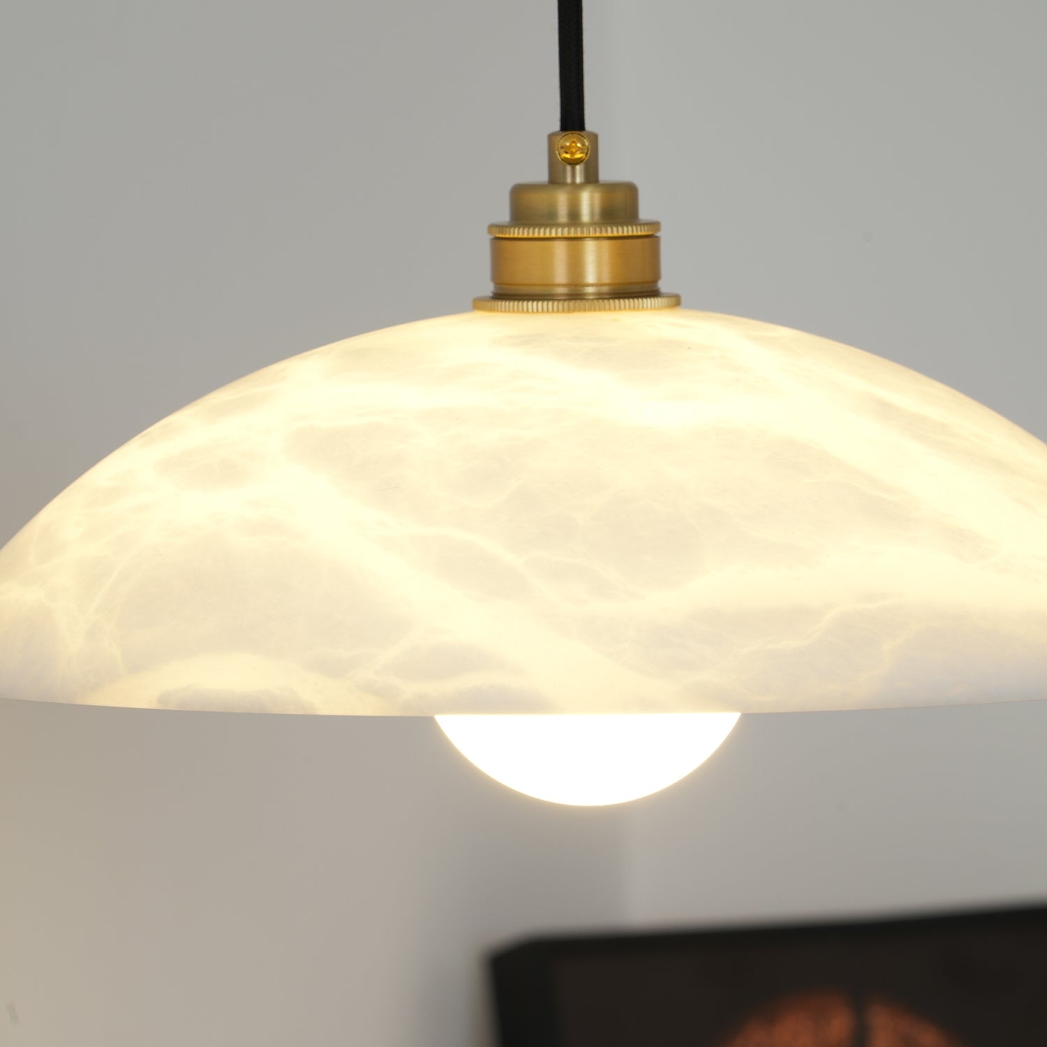 Ljomuvyd Individual Creativity Dome Alabaster Pendant Light
