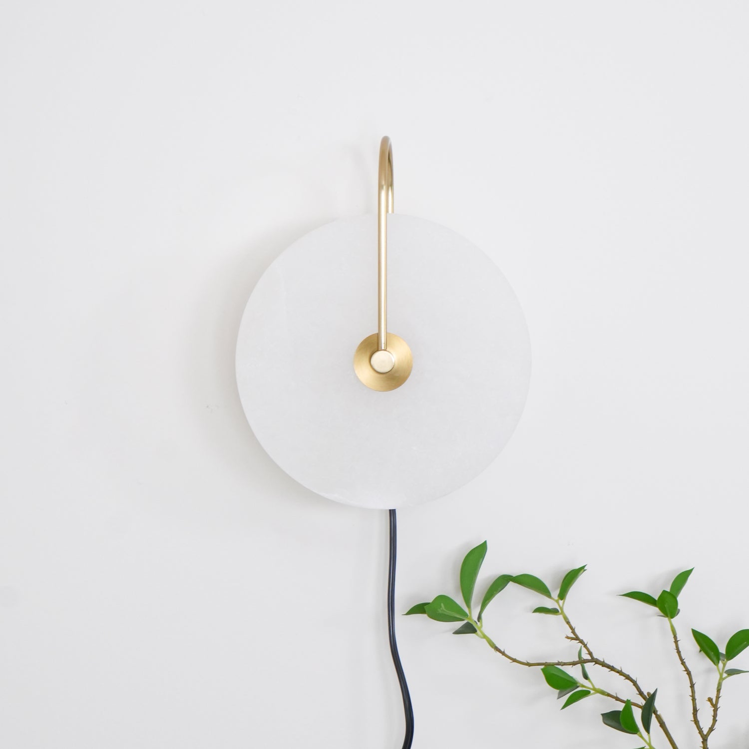 Ceraeyra Alabaster Globe Wall Light - Neutral Decor