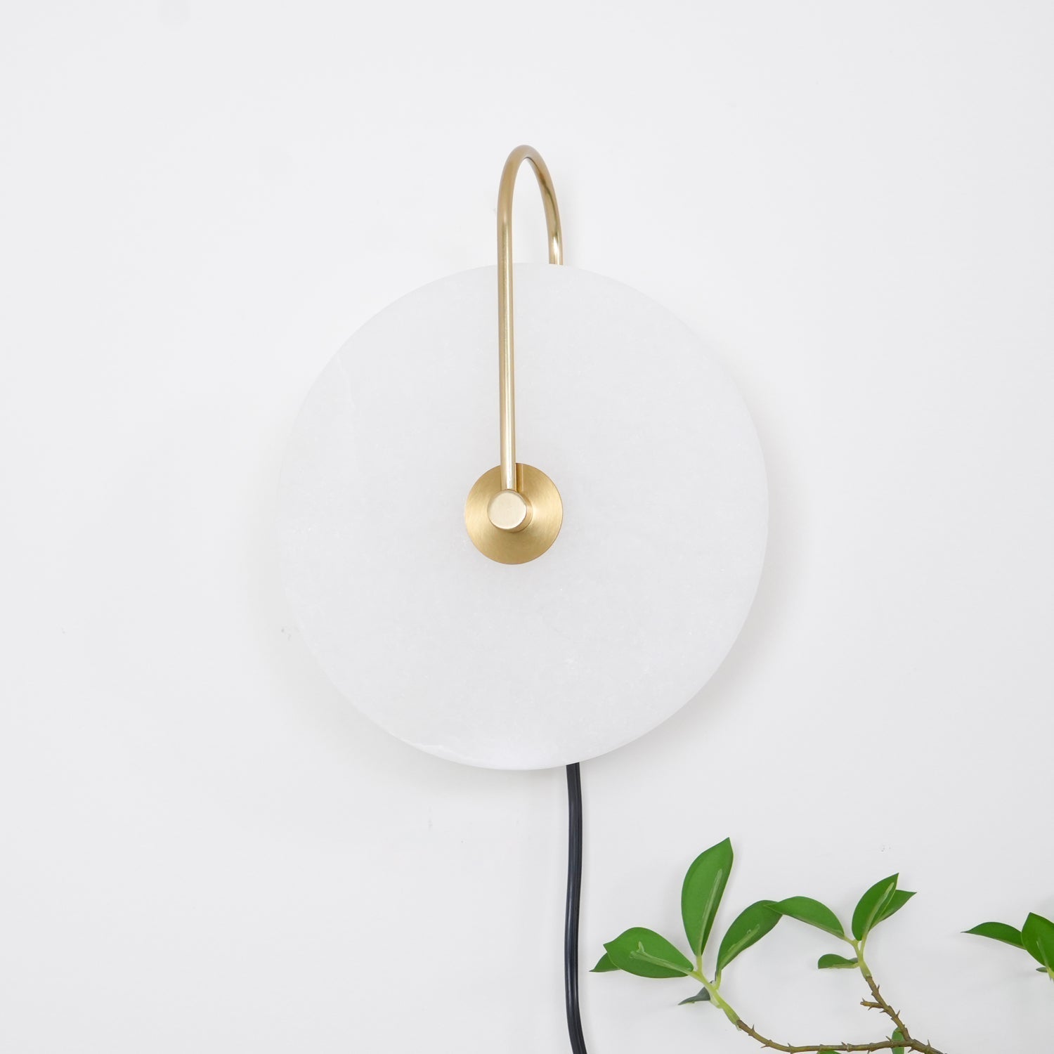 Ceraeyra Alabaster Globe Wall Light - Neutral Decor