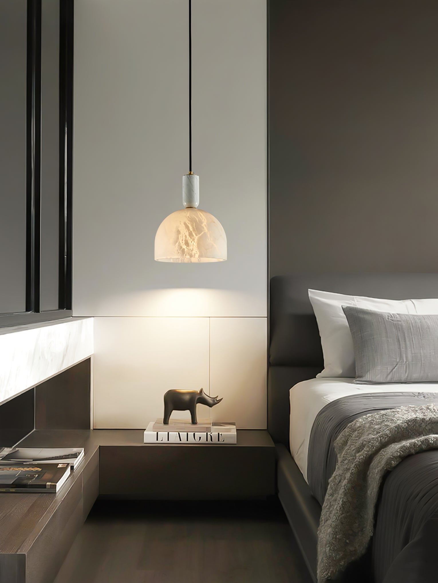 Leda Minimalist Alabaster Pendant Light
