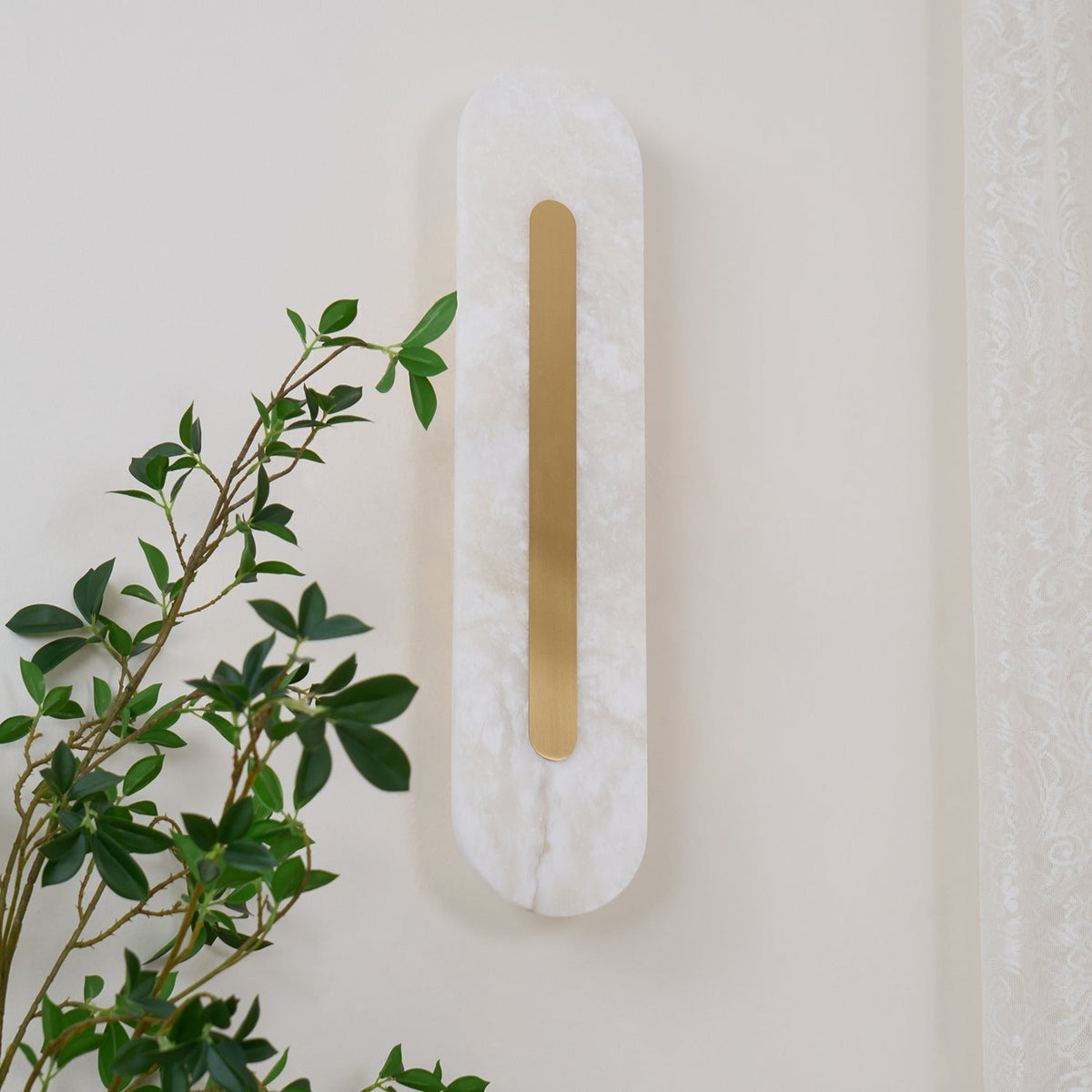 Selvia Minimalist Alabaster Wall Light