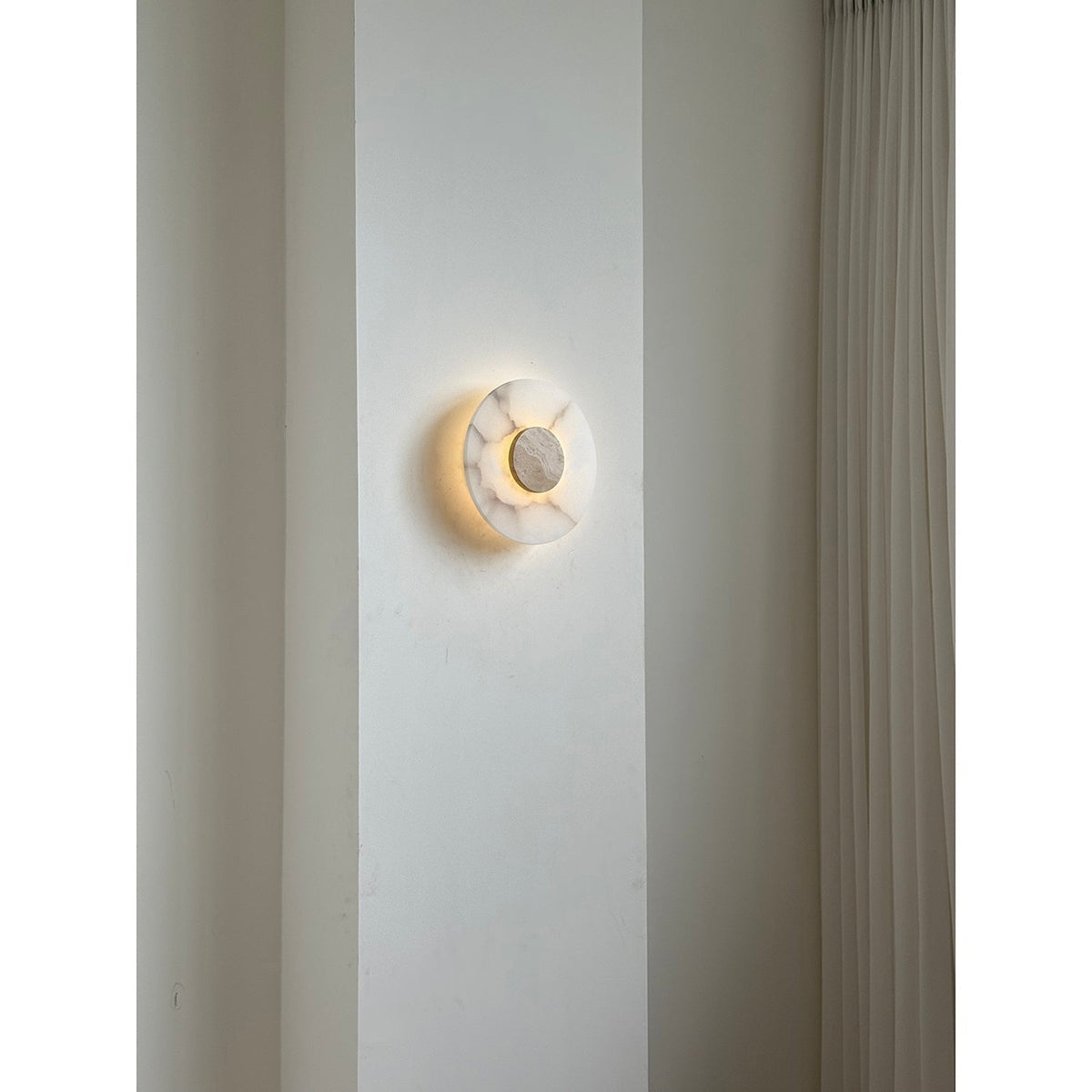 Rauduvyi Modern Minimalist Alabaster Wall Lamp