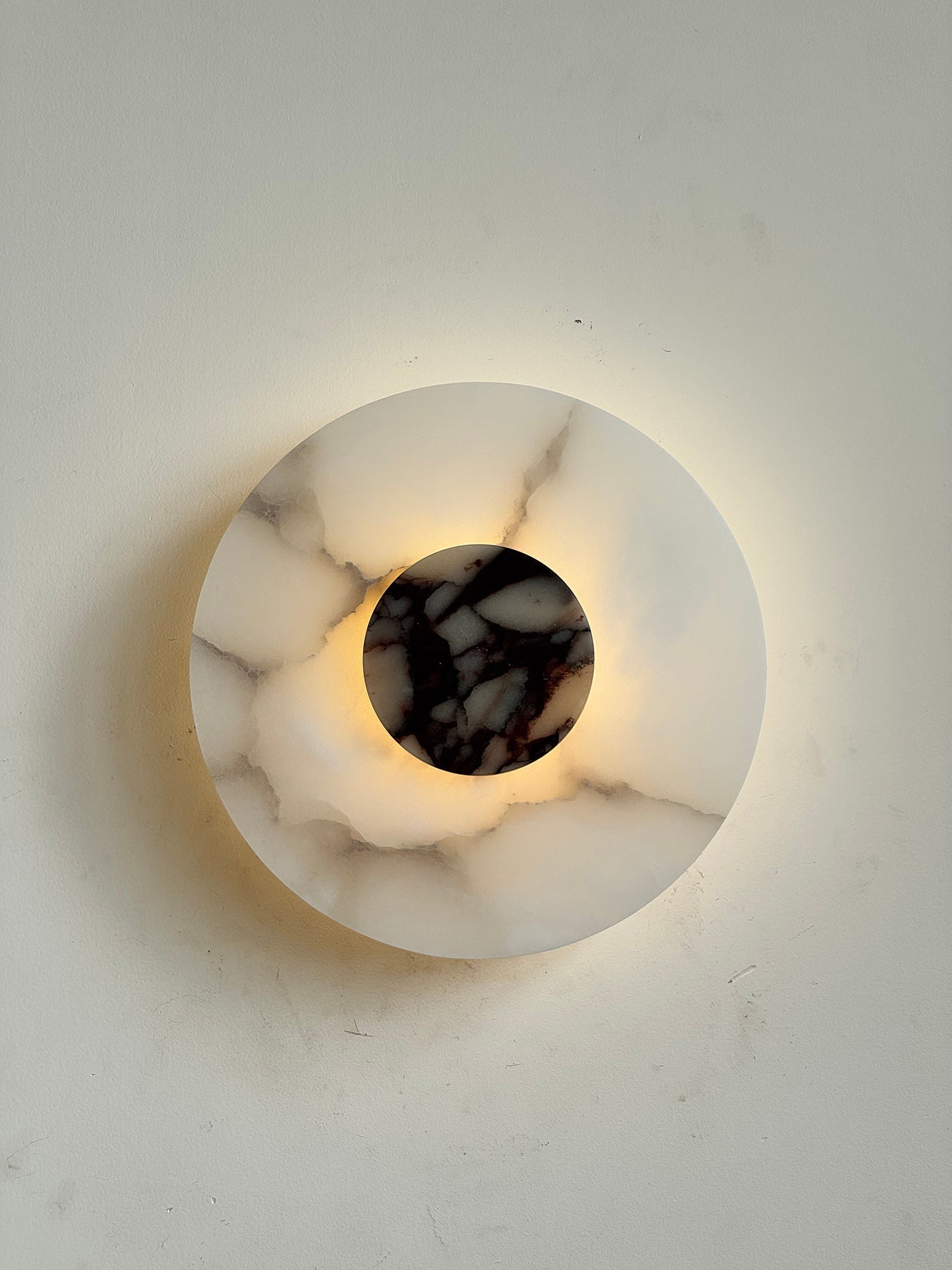 Rauduvyi Modern Minimalist Alabaster Wall Lamp