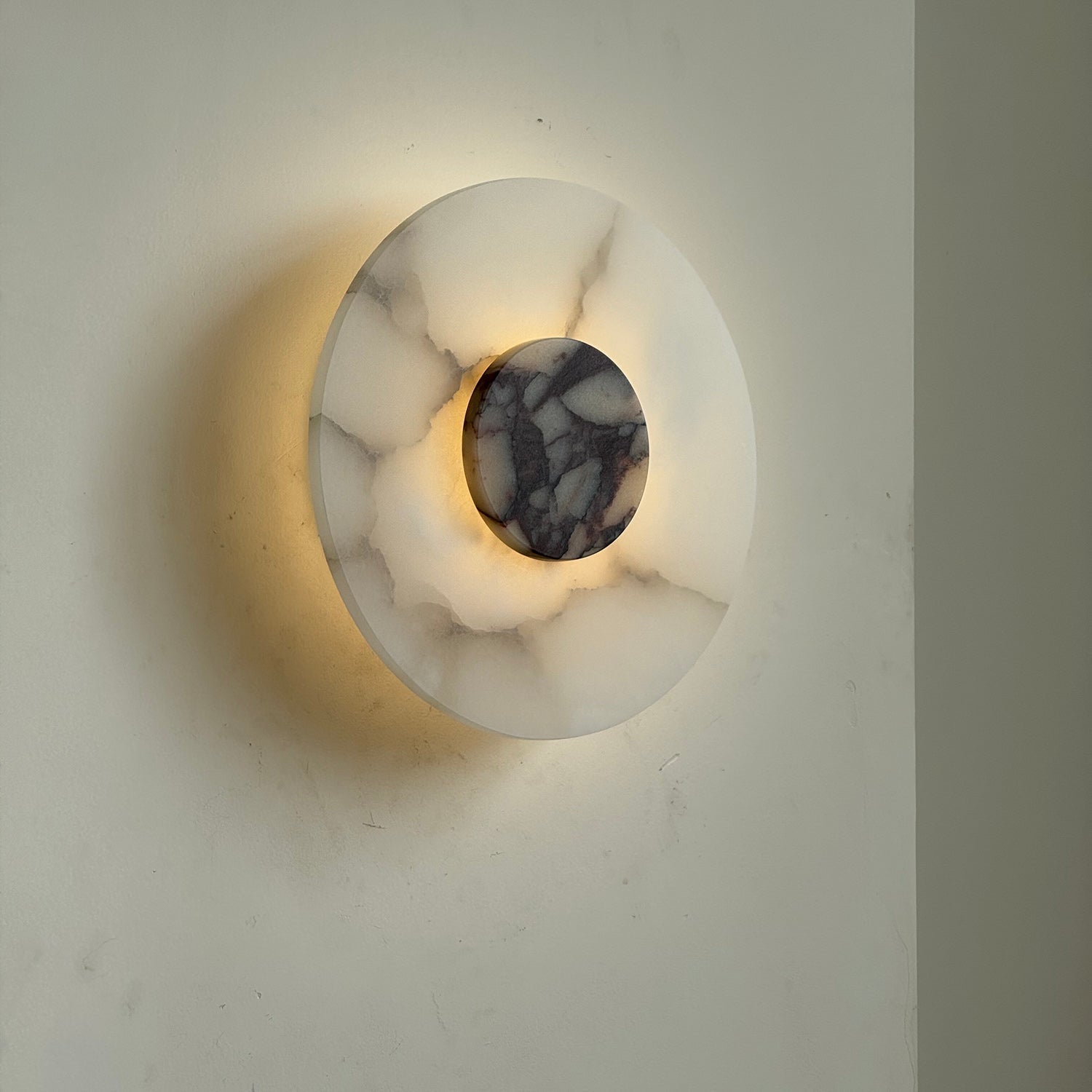 Rauduvyi Modern Minimalist Alabaster Wall Lamp