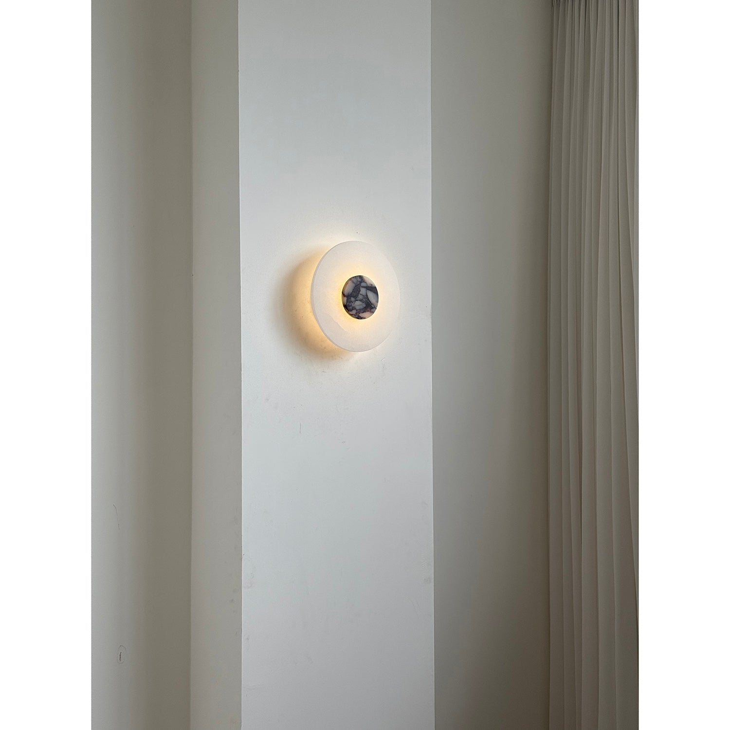 Rauduvyi Modern Minimalist Alabaster Wall Lamp