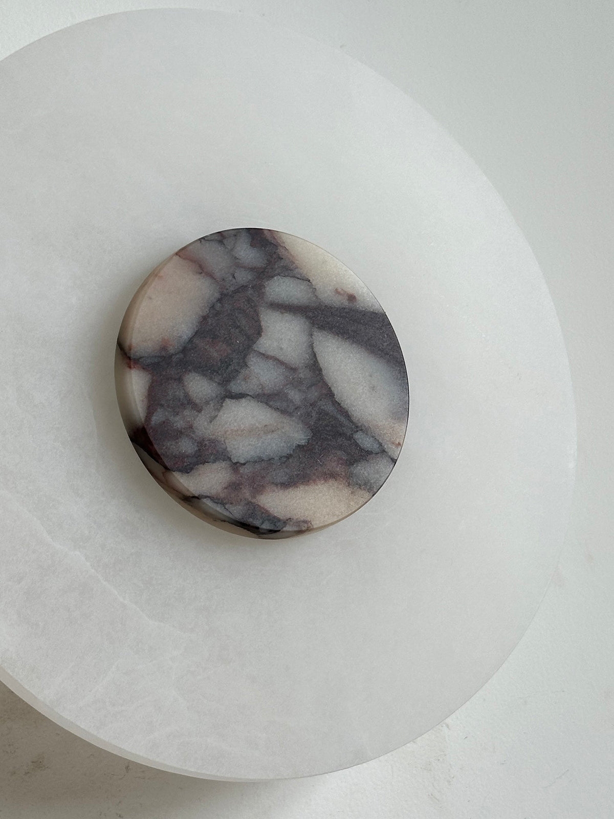 Rauduvyi Modern Minimalist Alabaster Wall Lamp