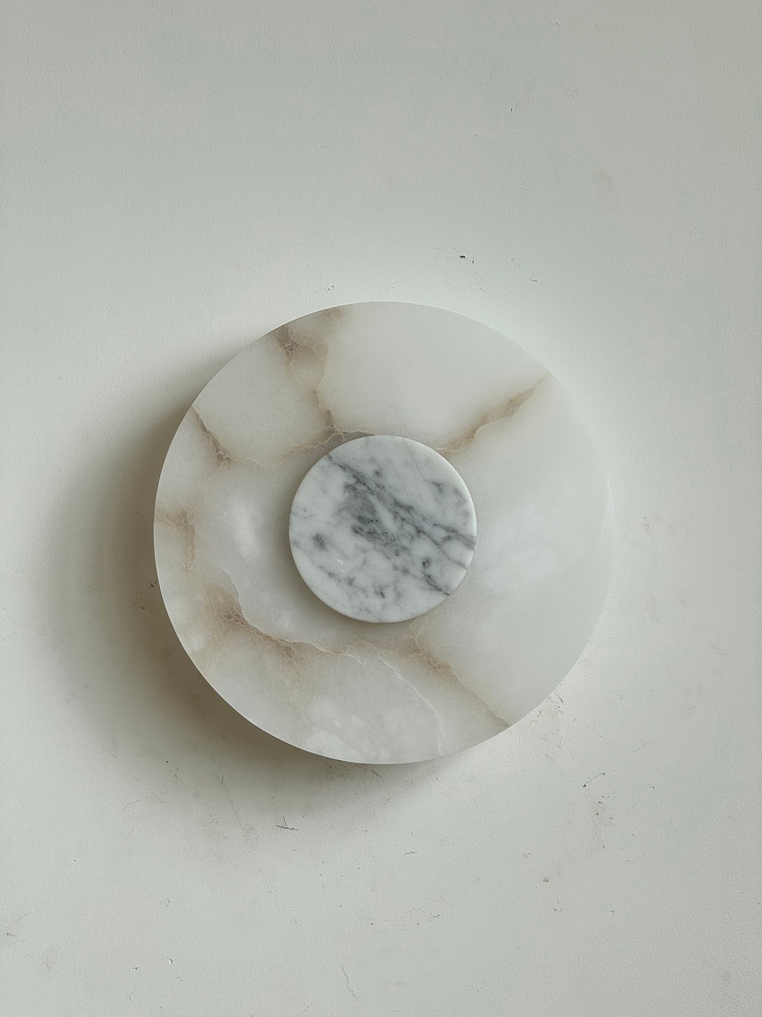 Rauduvyi Modern Minimalist Alabaster Wall Lamp