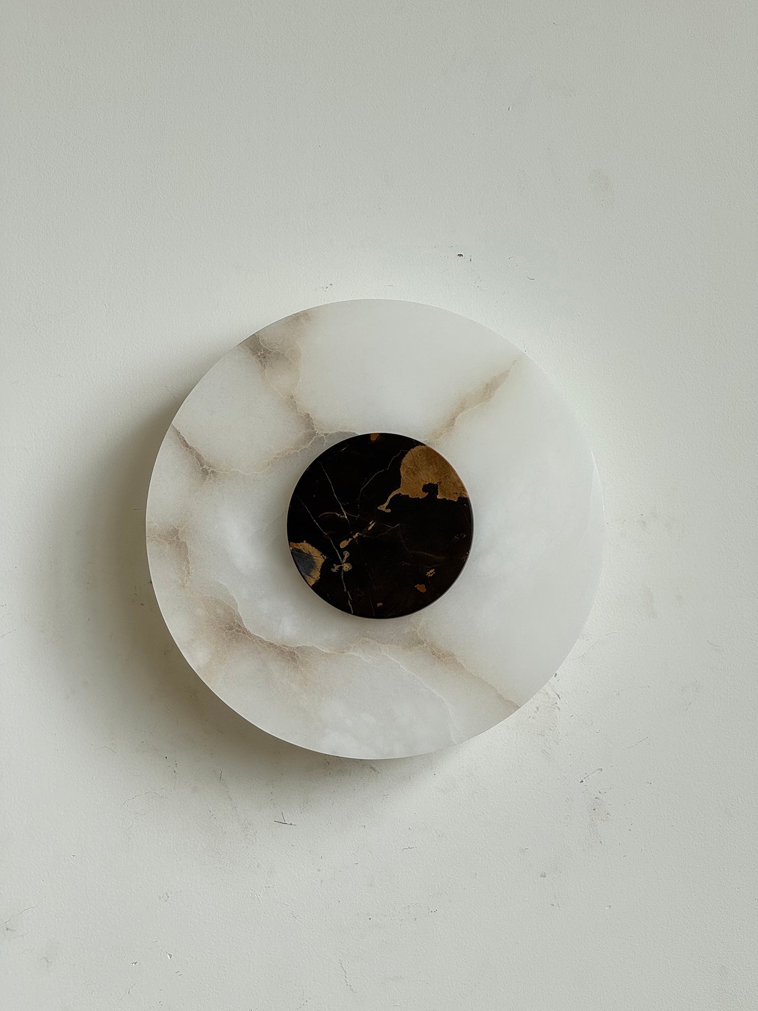 Rauduvyi Modern Minimalist Alabaster Wall Lamp
