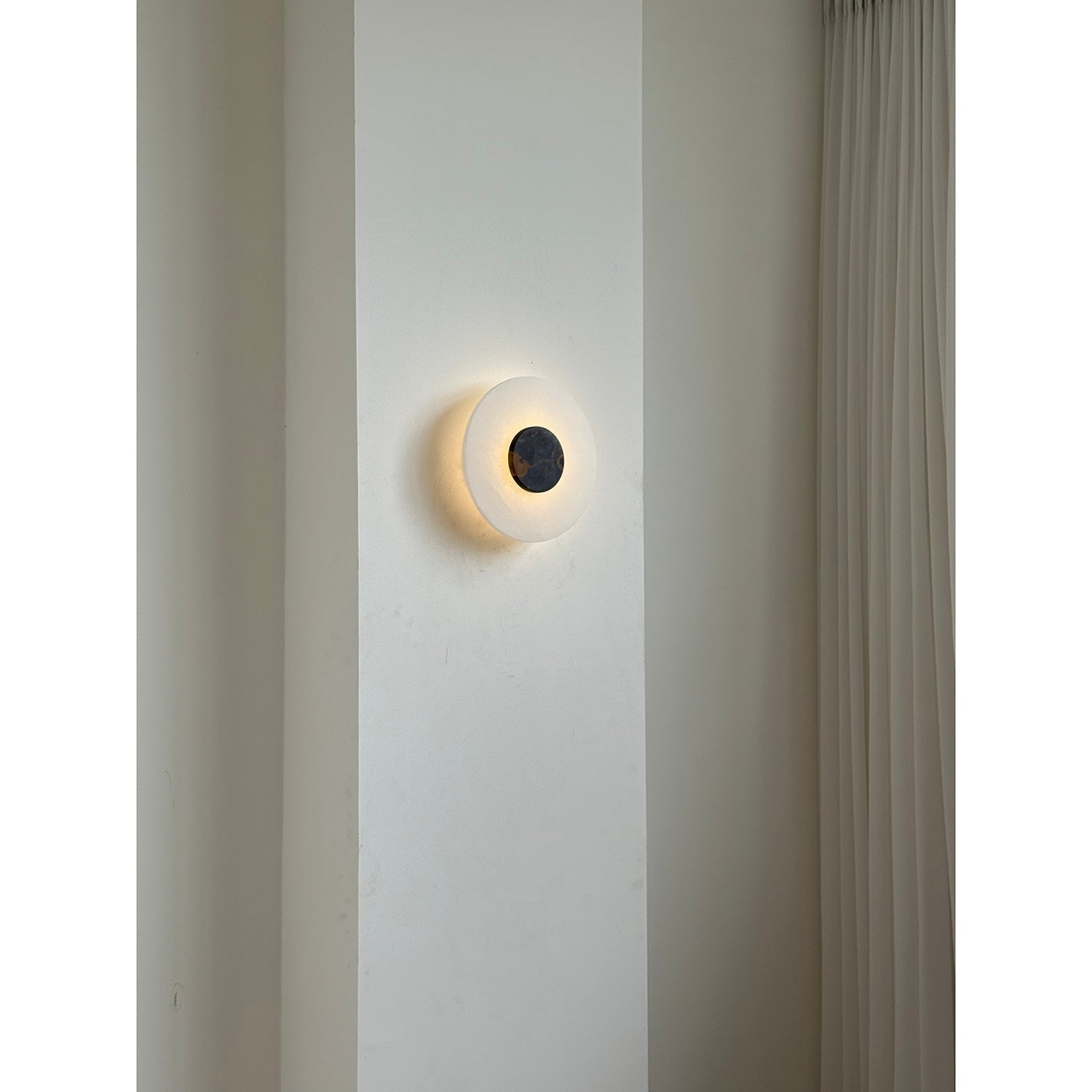Rauduvyi Modern Minimalist Alabaster Wall Lamp