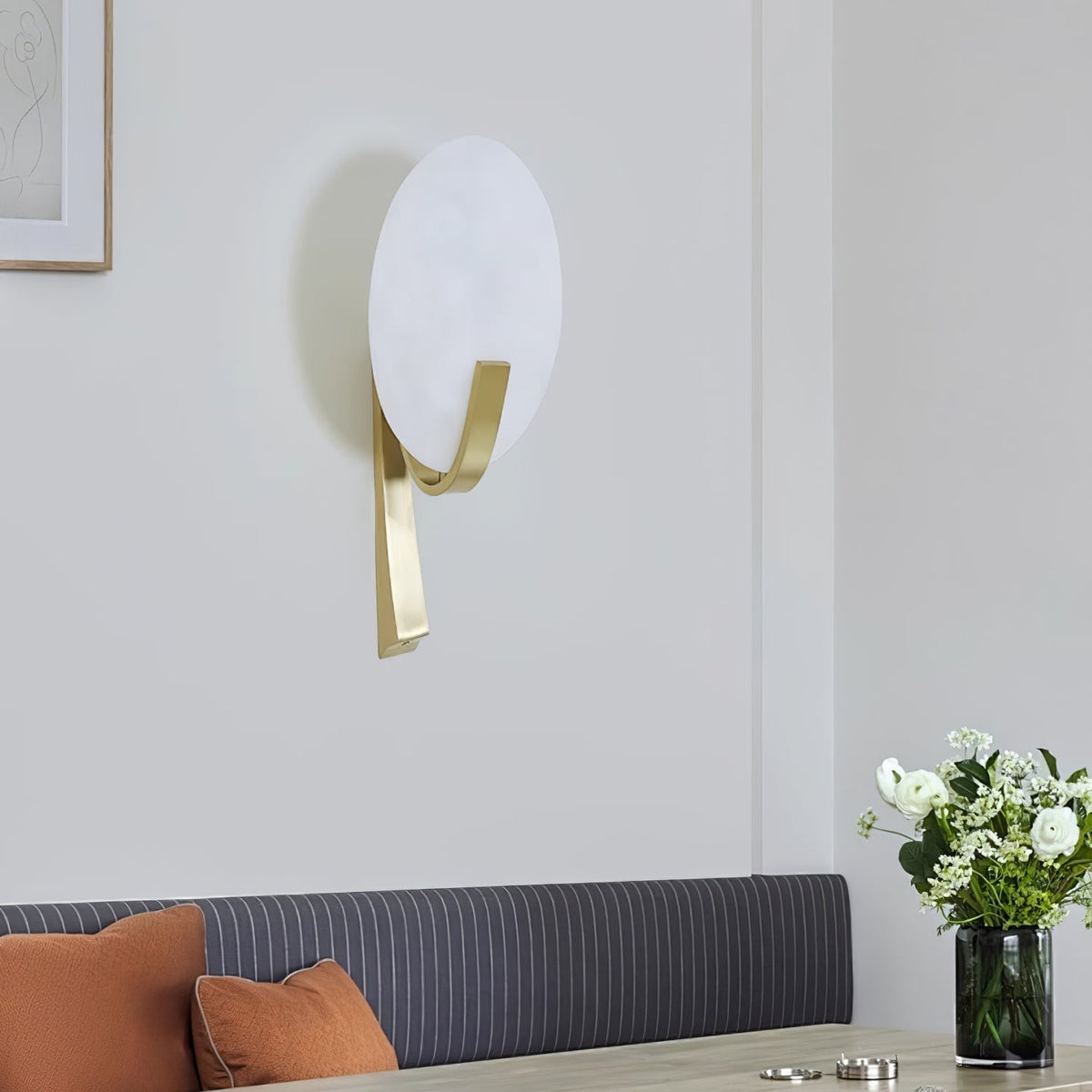 Nivaeria Modern Alabaster Wall Lamp
