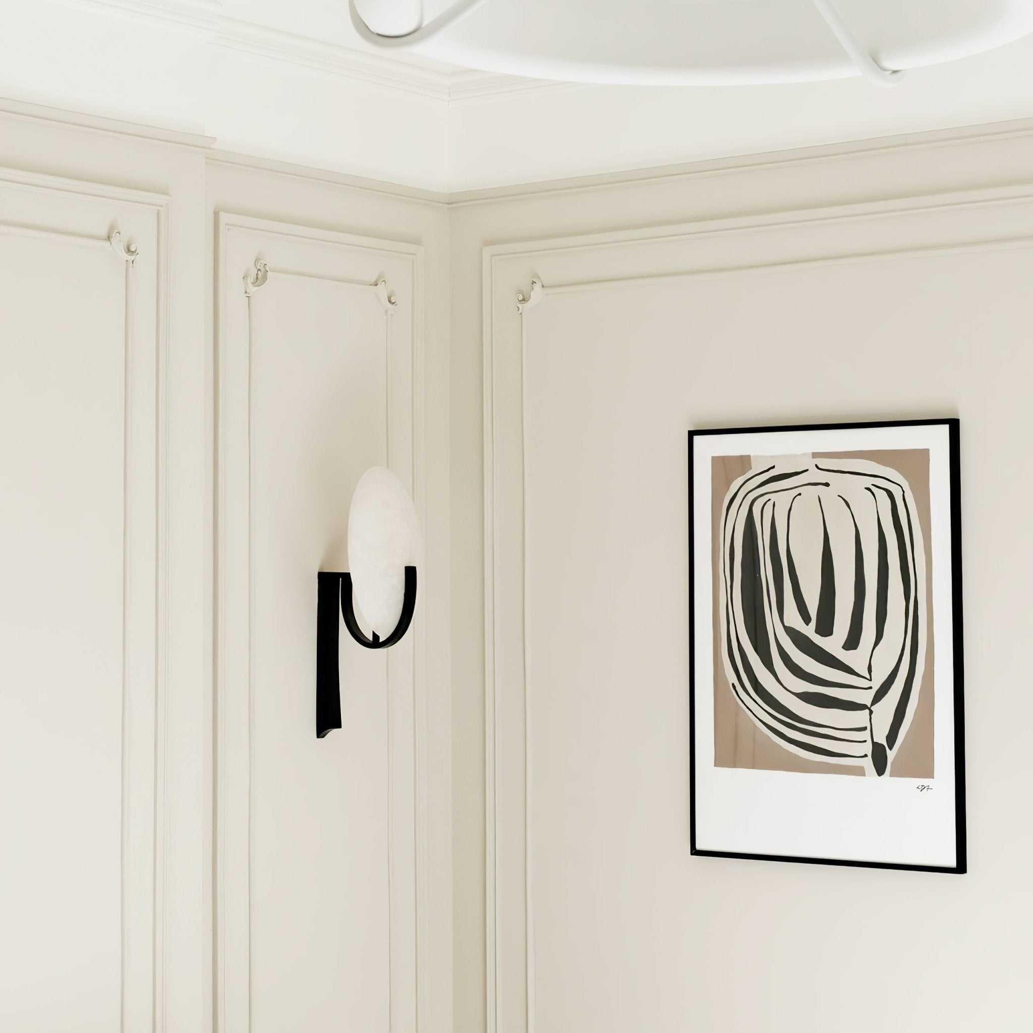 Nivaeria Modern Alabaster Wall Lamp