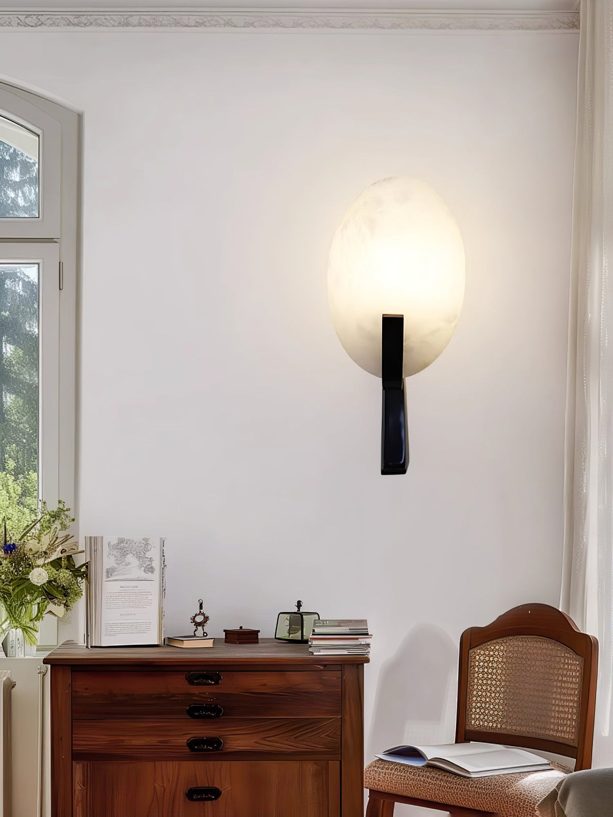 Nivaeria Modern Alabaster Wall Lamp