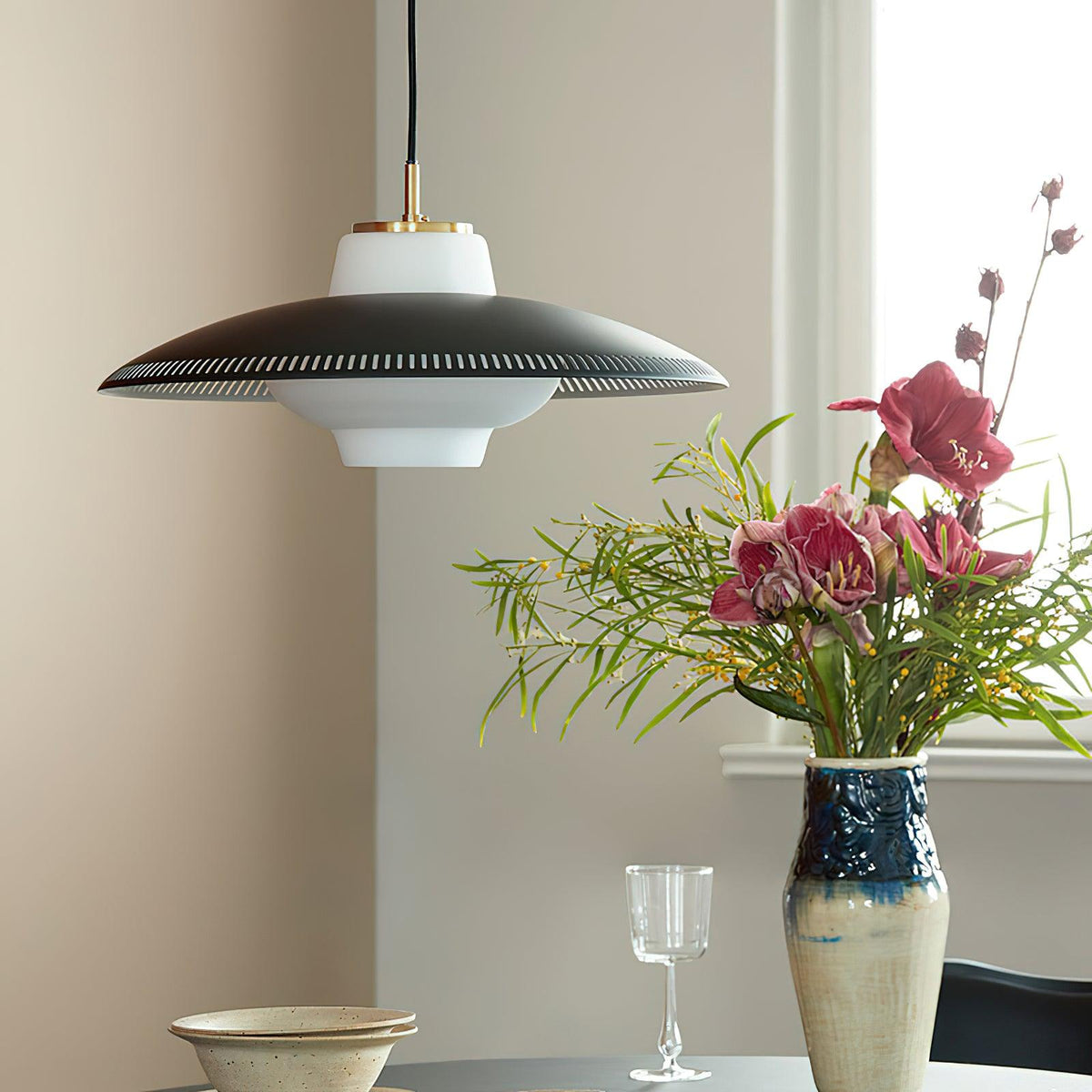 Rocan Classic Minimalistic Pendant Lamp