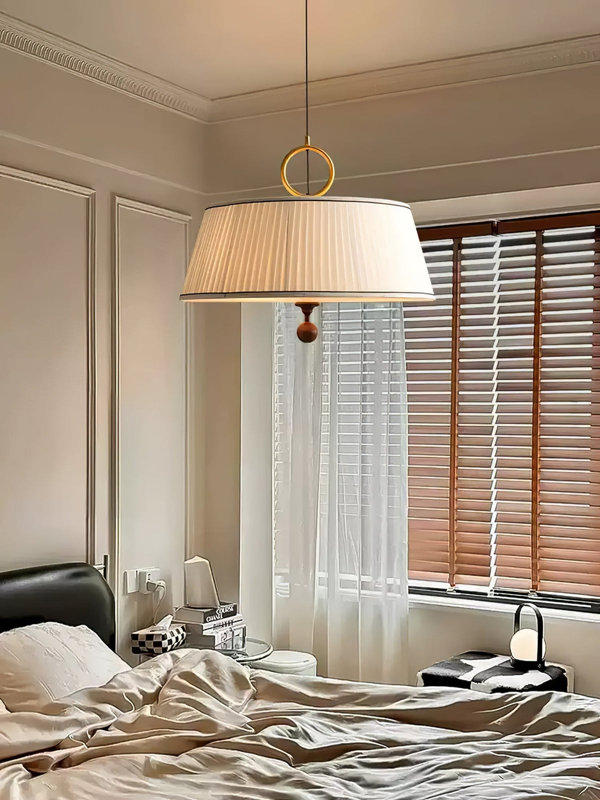 Quvlen Traditional Natural Wood Fabric Pendant Lamp