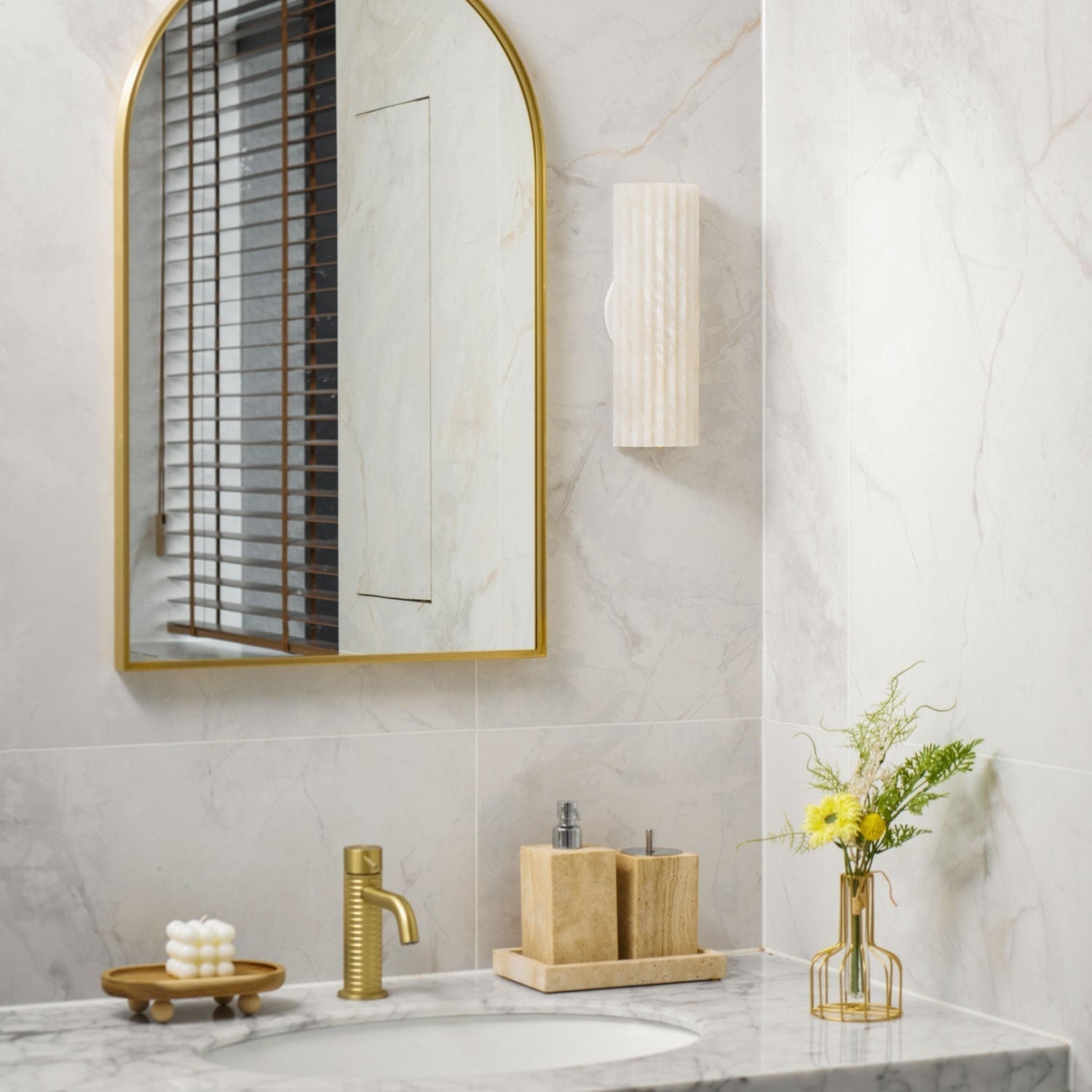 Orcarion Alabaster Wall Lamp - Neutral Decor