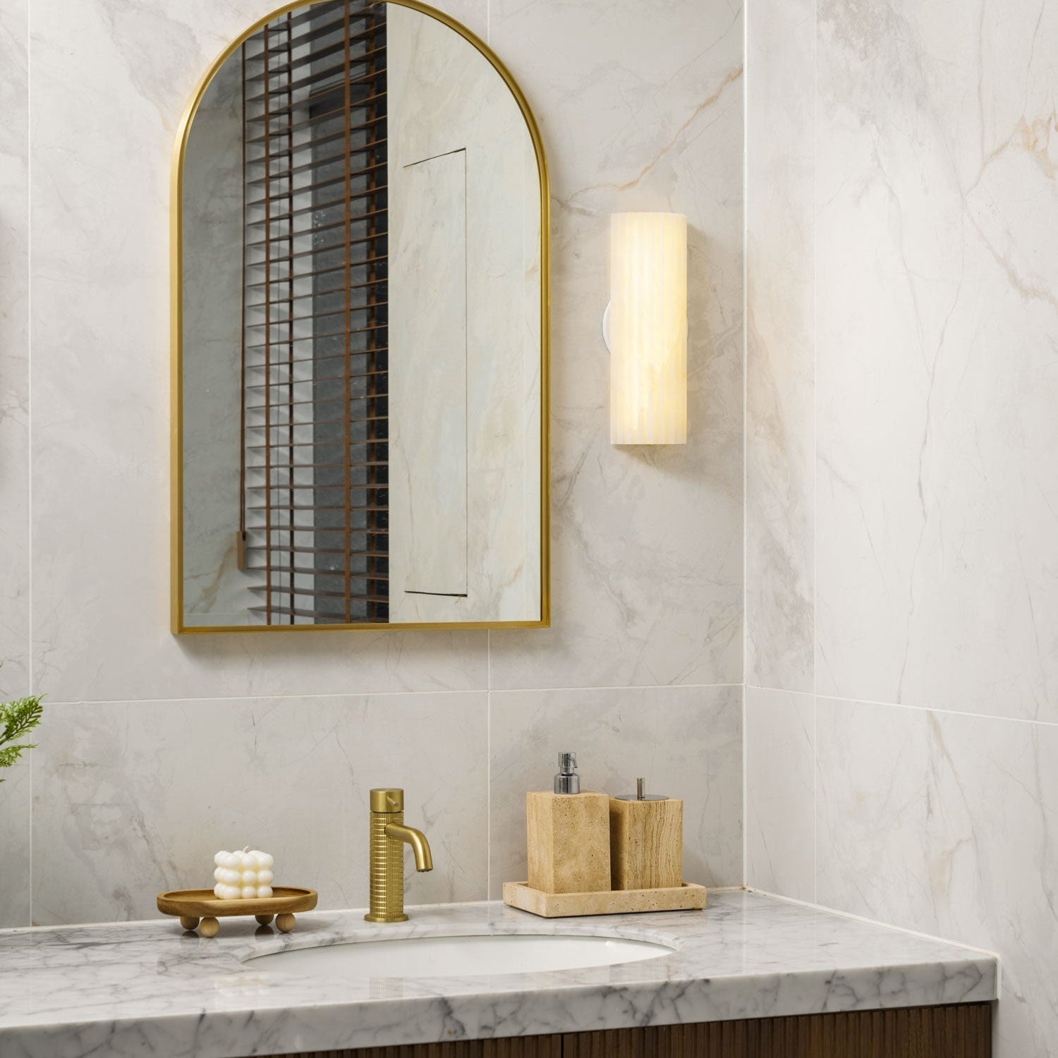 Orcarion Alabaster Wall Lamp - Neutral Decor