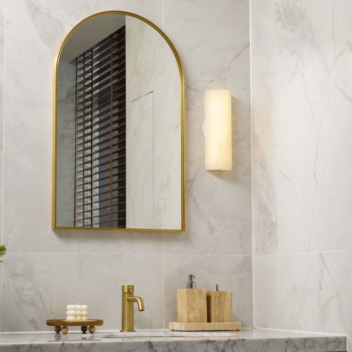 Orcarion Alabaster Wall Lamp - Neutral Decor