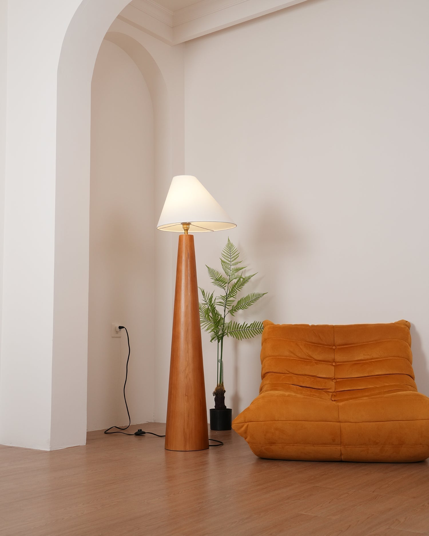 Pinnacle Minimalist Wood Floor Lamp