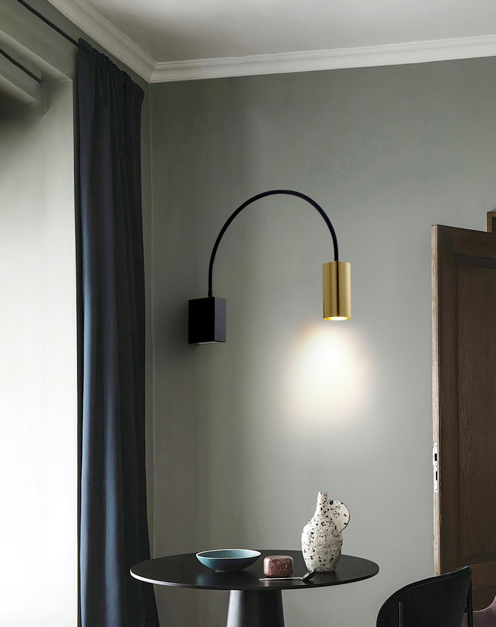 Noviq Contemporary Wall Lamp