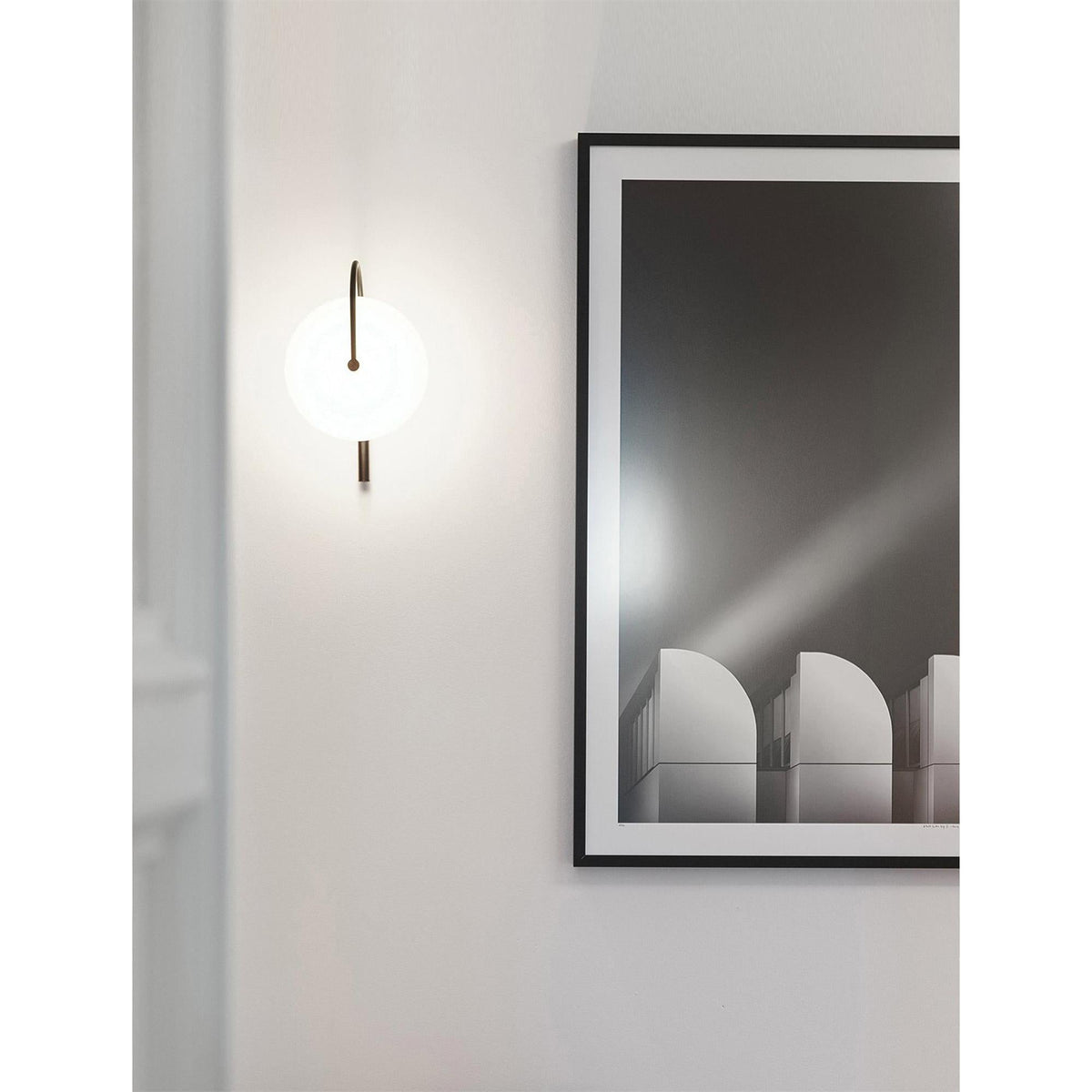 Norduvyn Modern Minimalist Art Metal Glass Wall Lamp