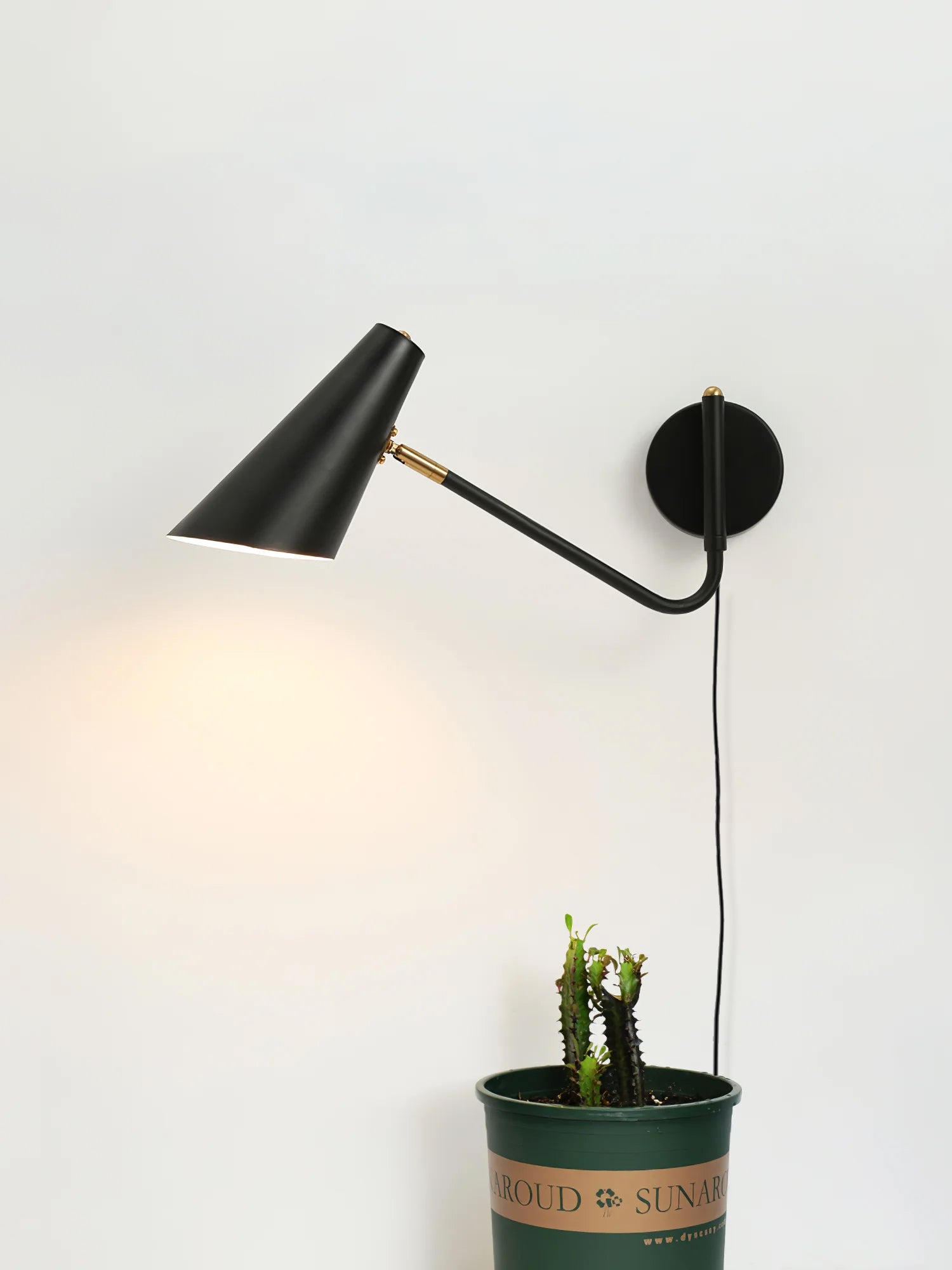 Canore Modern Minimalist Plug-in Sconce Wall lamp