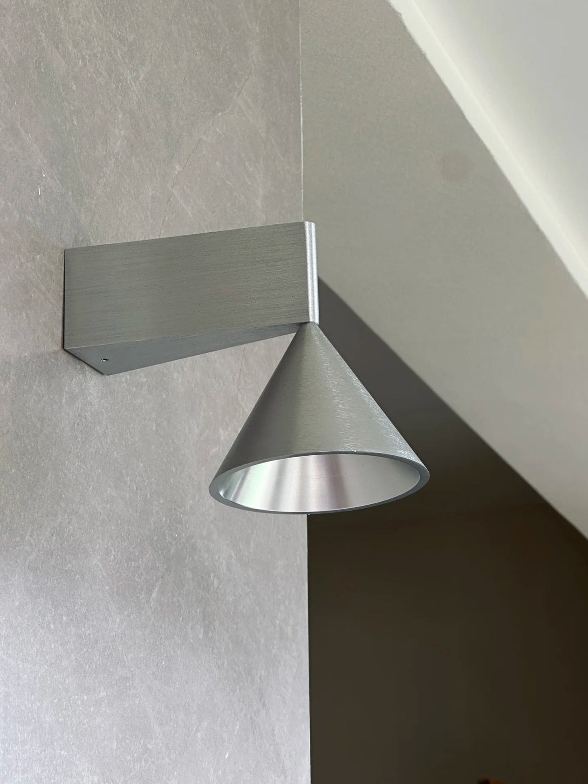 Rivarise Veyr Wall Lamp