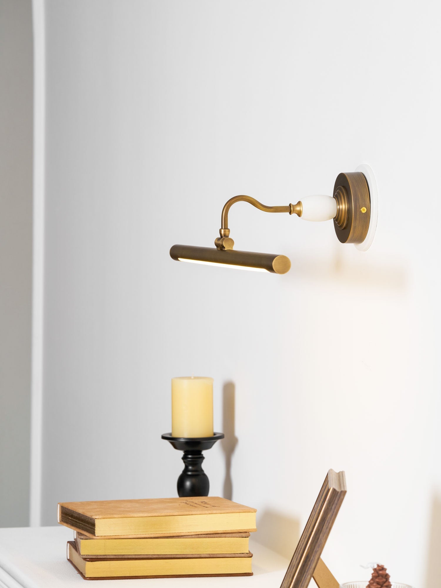 Havenview Art Linear Indoor Wall Light